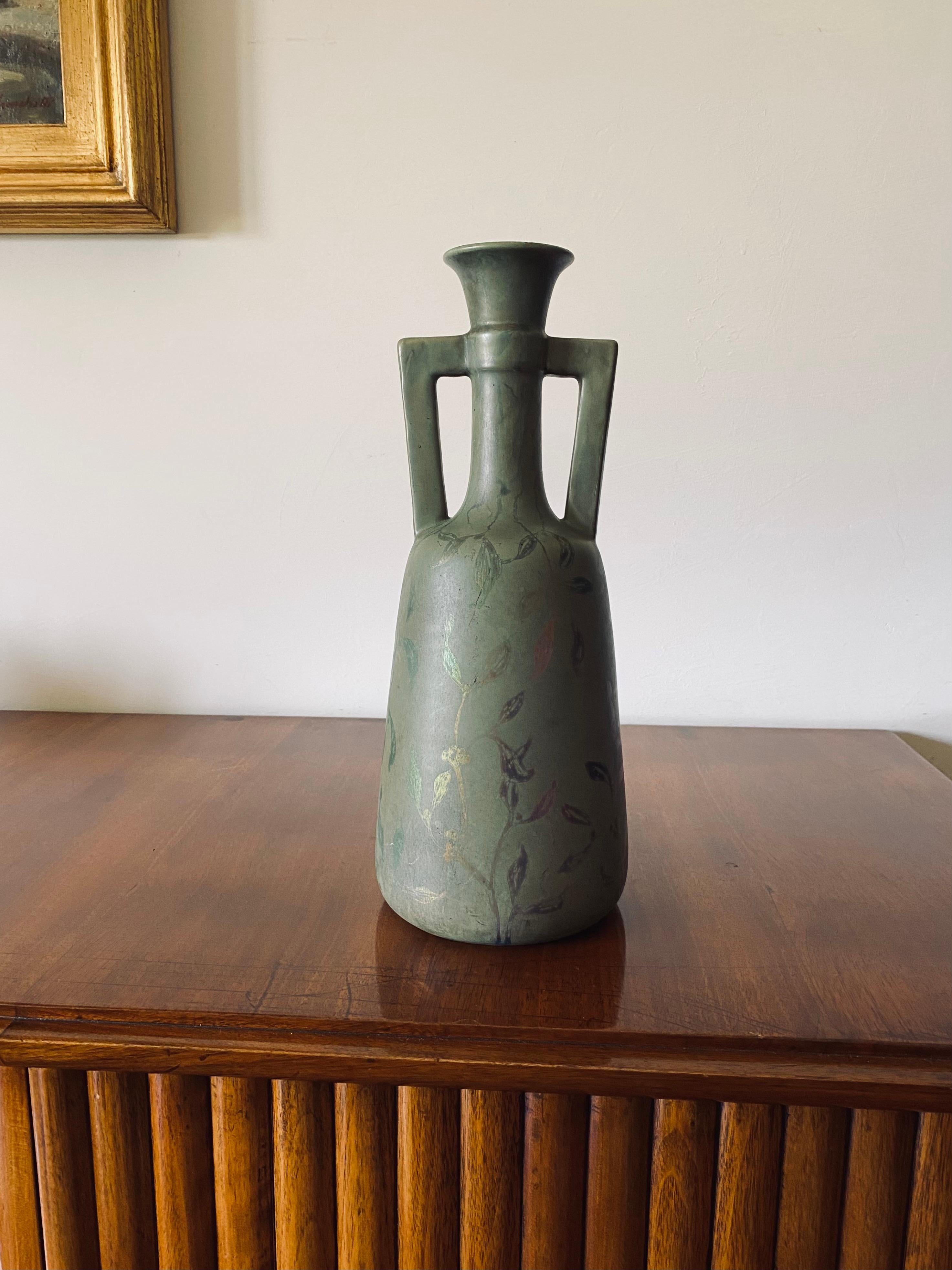 French Vase Art Déco vert irisé, Montieres France années 1930 en vente