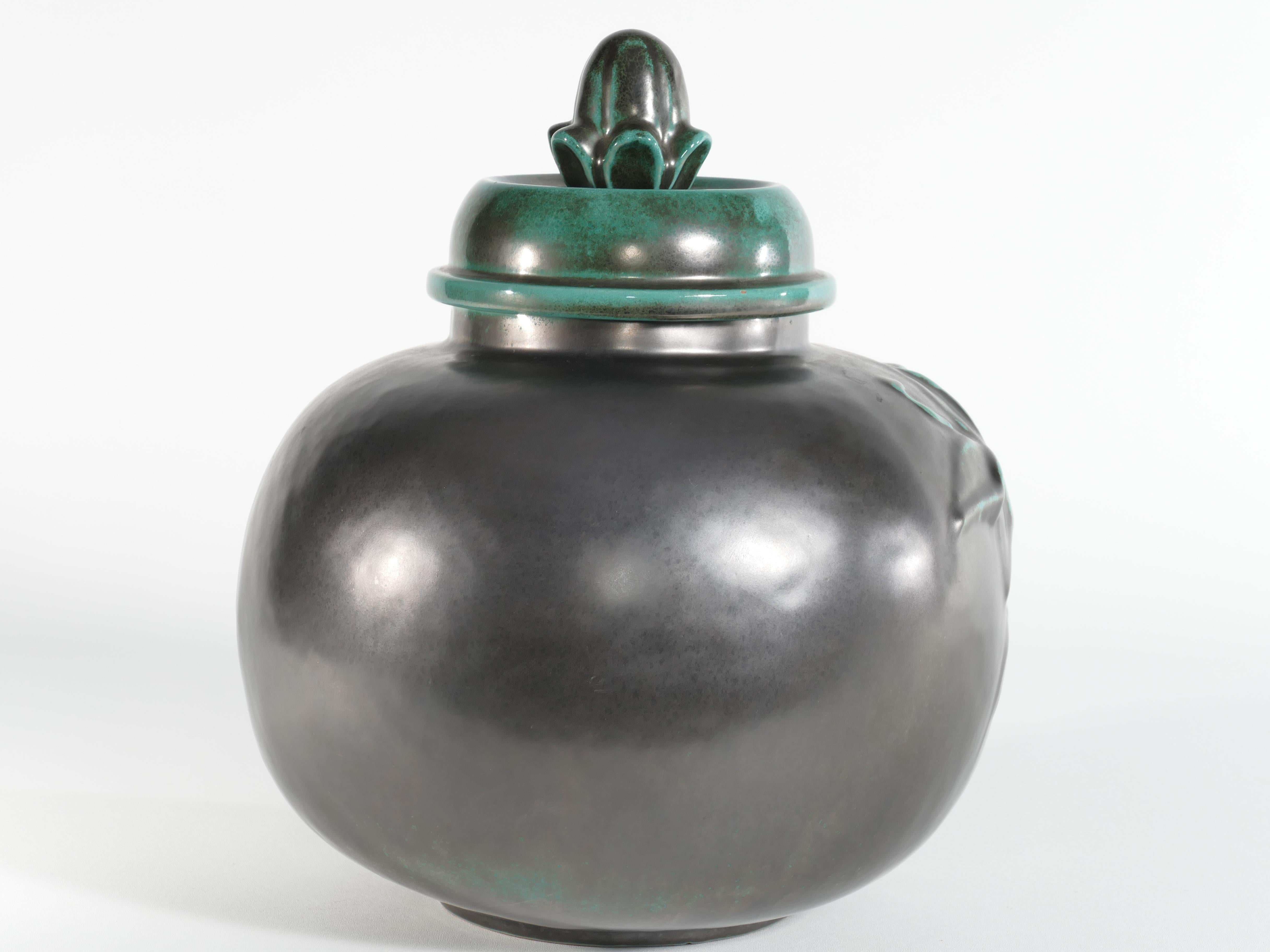 Art déco Grand pot à couvercle vert Art Déco d'Anna-Lisa Thomson pour Upsala-Ekeby, années 1930 en vente