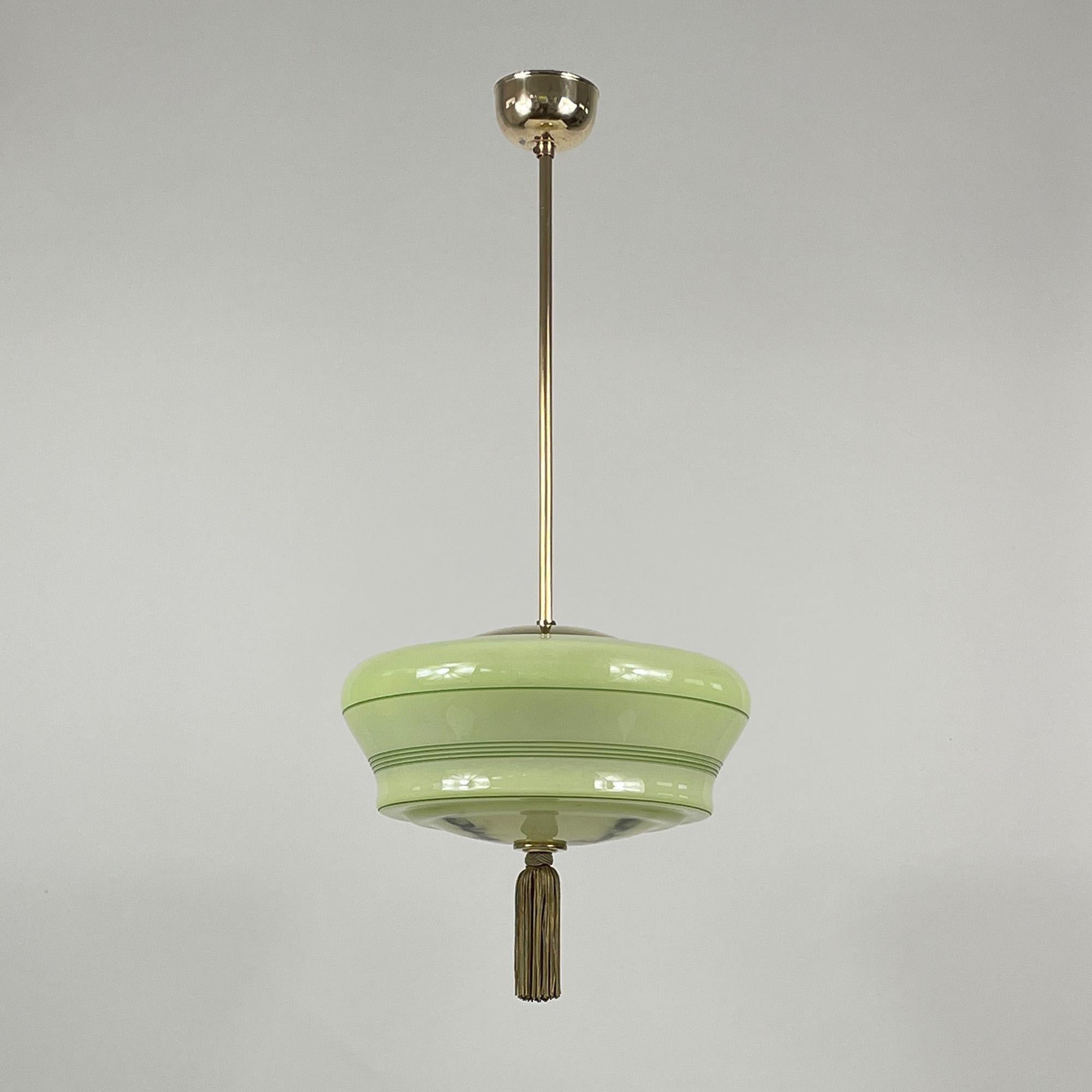 Art Deco Green Marbled & Brass Pendant with Tassel, Germany 1930s In Good Condition In NUEMBRECHT, NRW