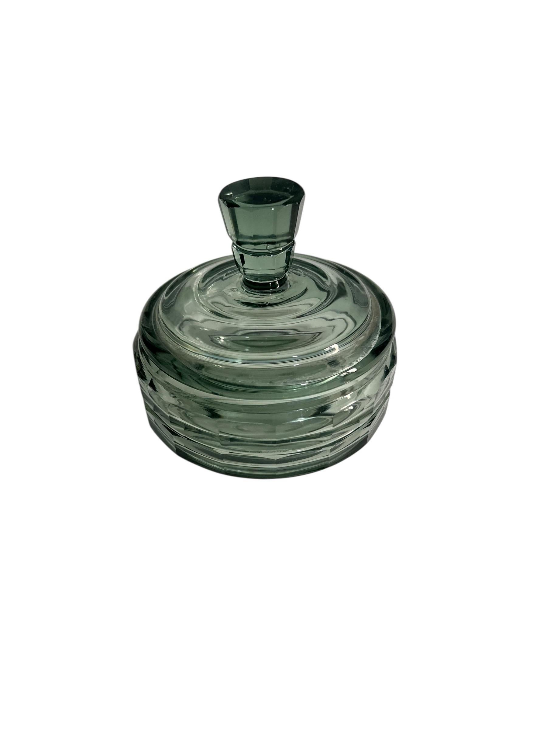 Art déco Art Deco green molded glass toilet set – Czechoslovakia, circa 1930 en vente