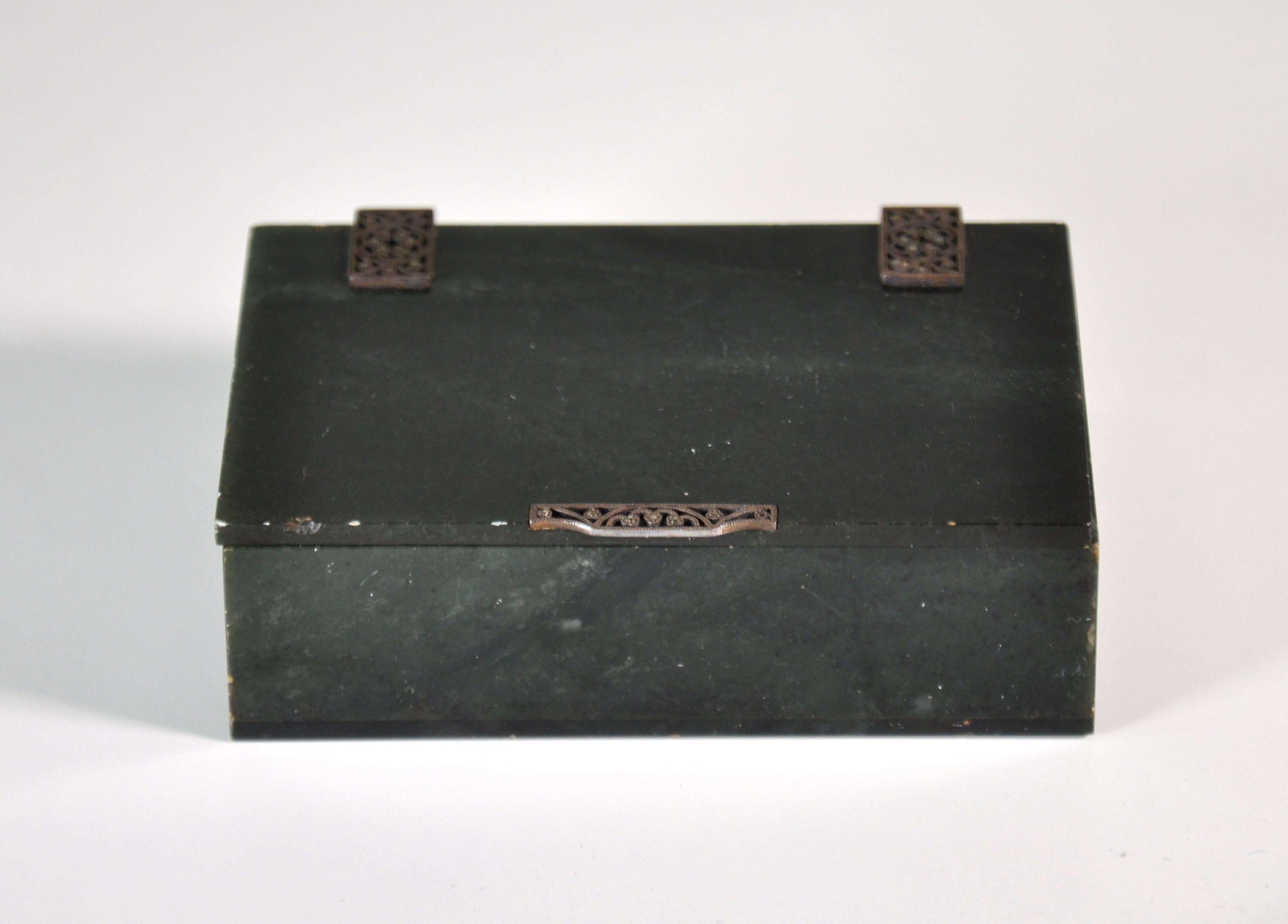 Early 20th Century Art Deco Jade Box, France. 1920s For Sale