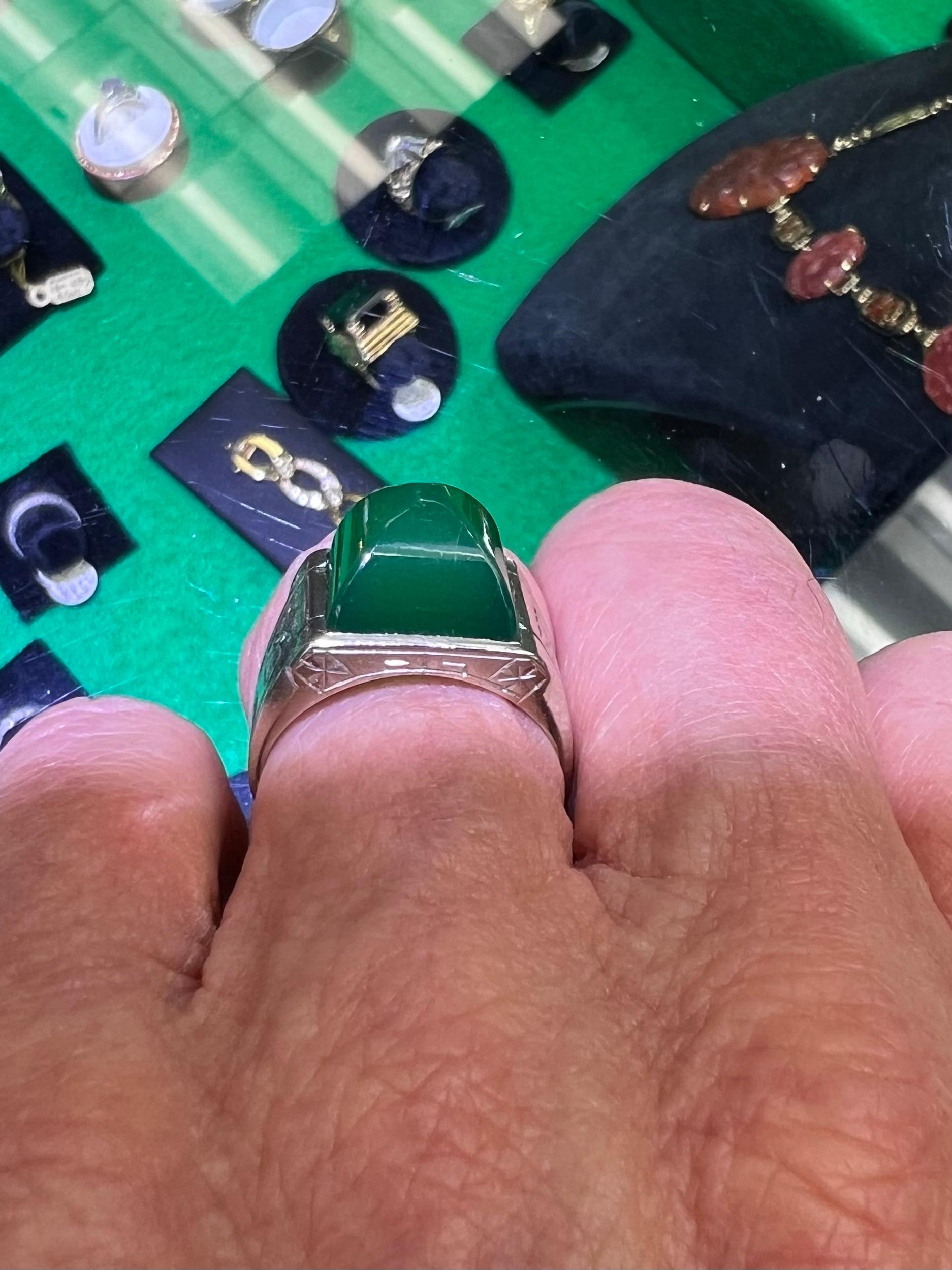 Art Deco Sugarloaf Green Onyx White Gold Ring Circa 1930 6