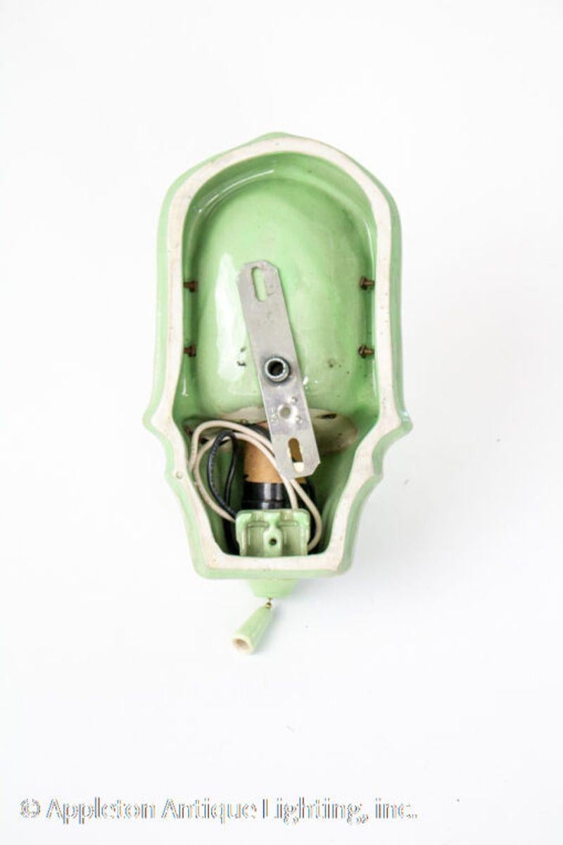 Art Deco Green Porcelain and Glass Sconce For Sale 1