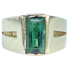 Antique Art Deco Green Tourmaline and 14 Carat Gold Ring