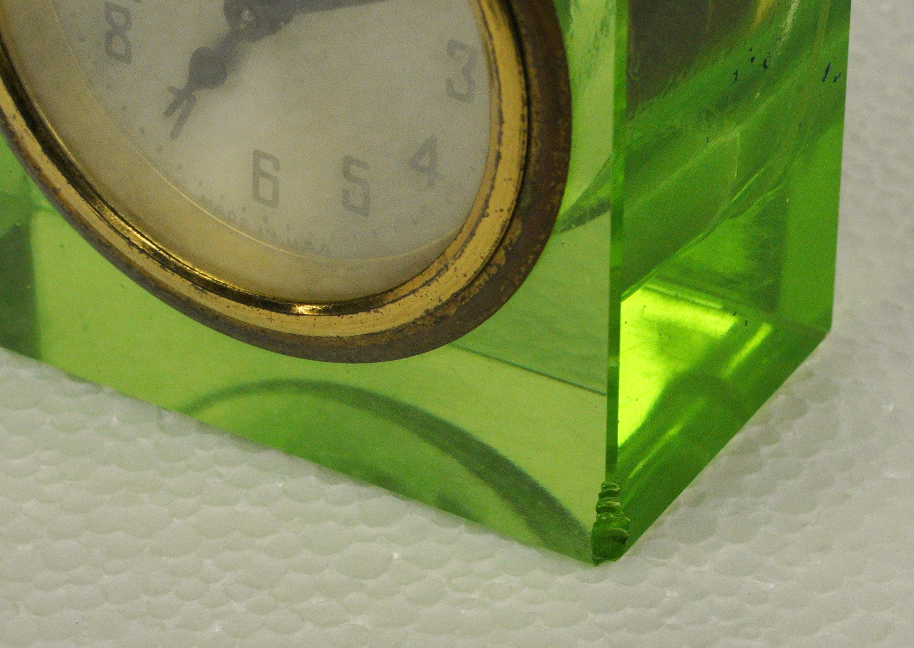 Art Deco Green Uranium Glass Table Clock For Sale 1