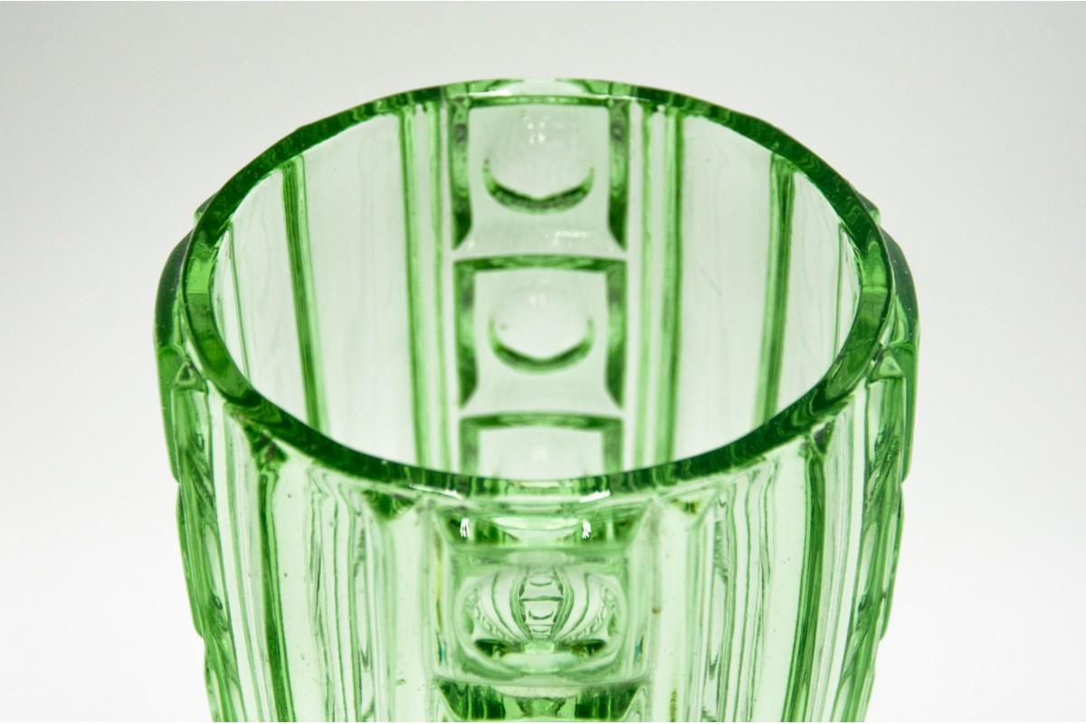 Tchèque Vase en verre uranium vert Art Déco, S. Reich CMS Krasno, Tchécoslovaquie, années 1930 en vente