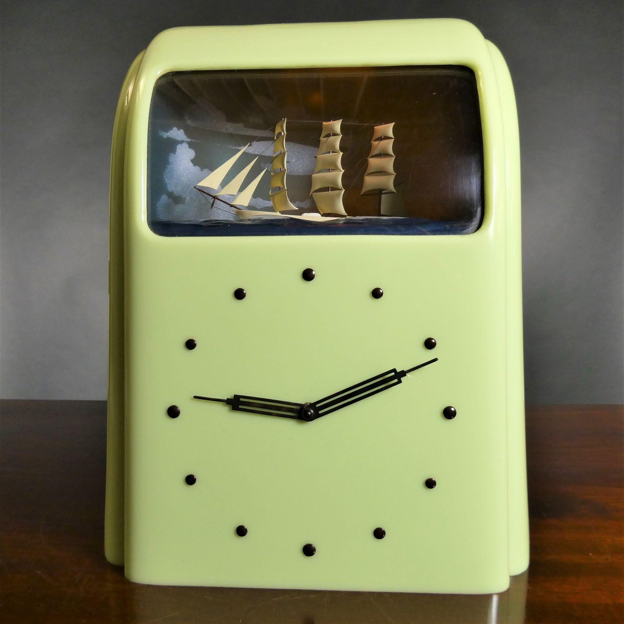 Bakelite Art Deco Green Vitascope Electric Clock For Sale