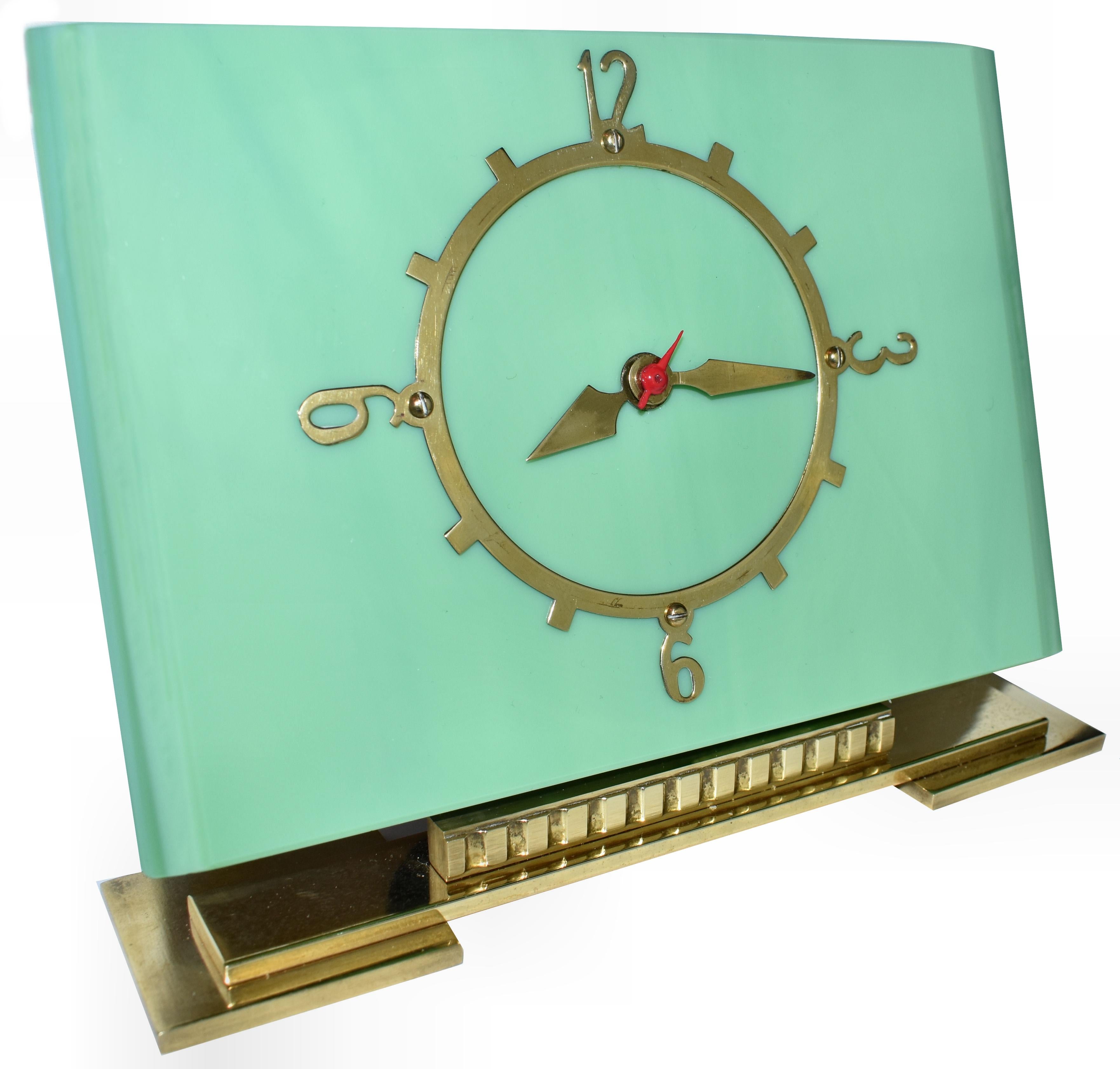 Art Deco Green Vitrolite Mantle Clock by British Electric Meters Ltd. In Good Condition In Devon, England