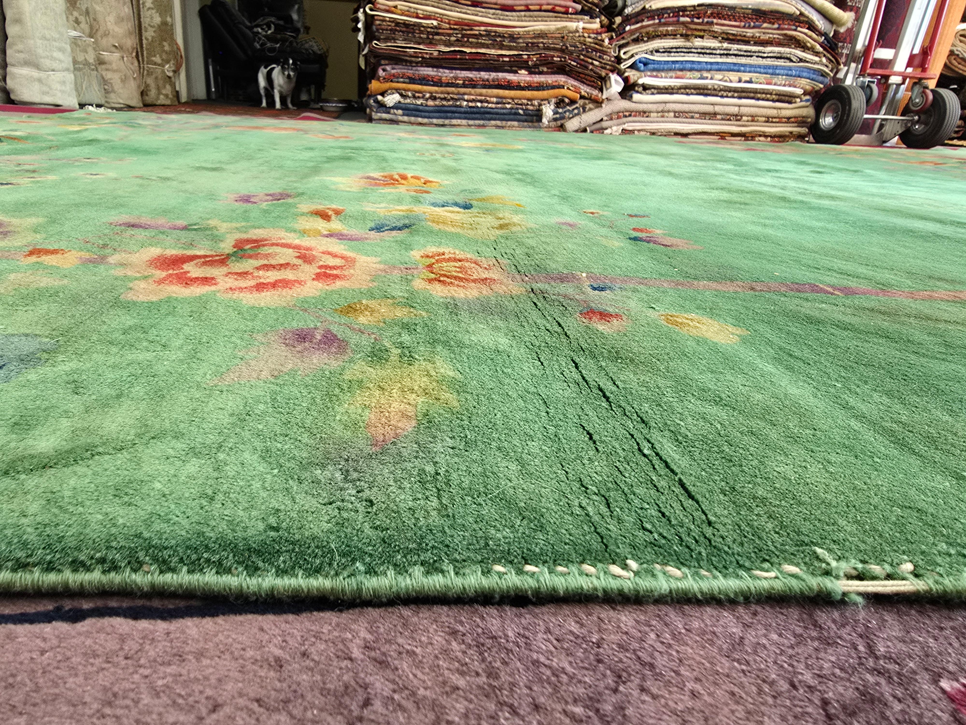 Magnificent green. Great condition large size. full pile. 
