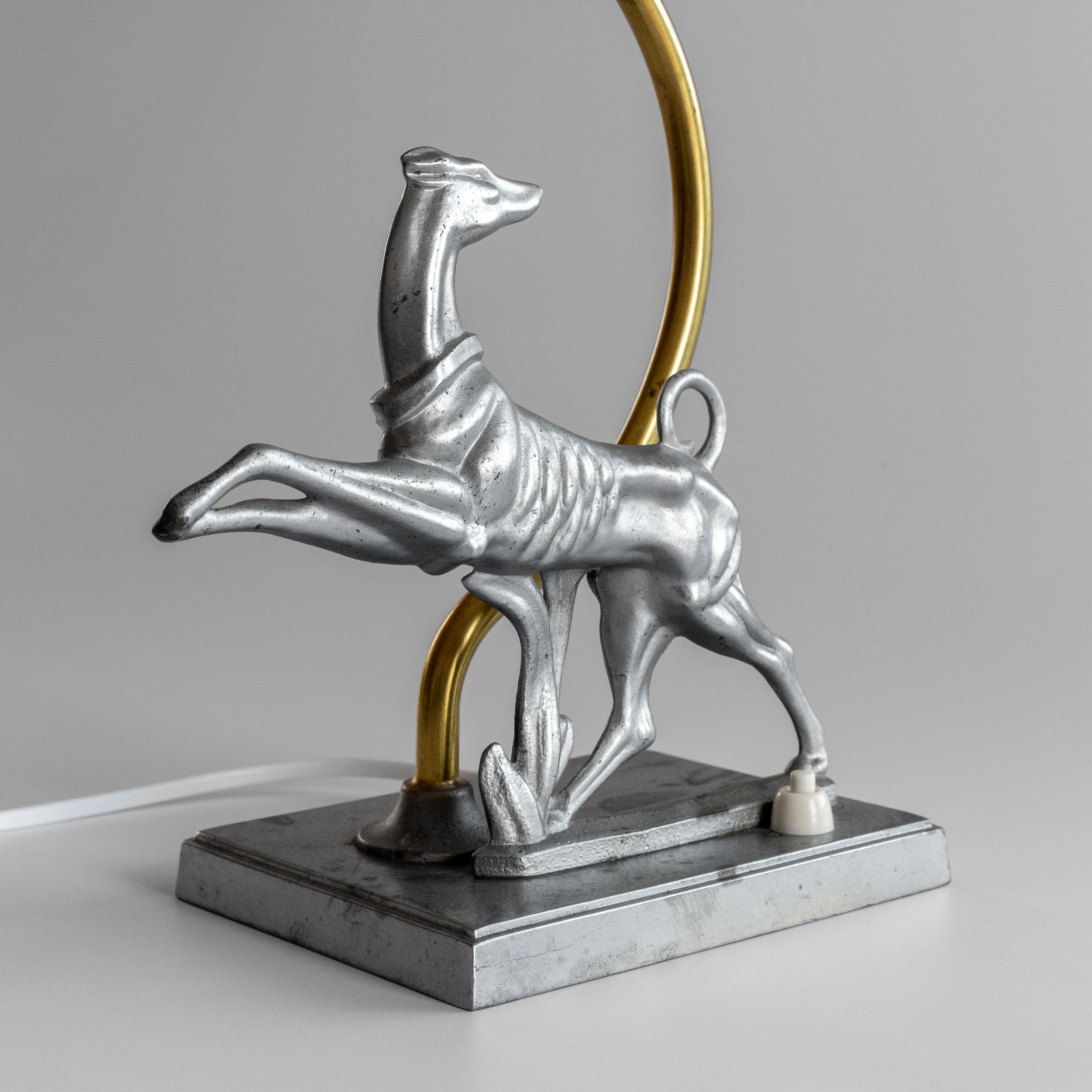 Art Déco Lampada da tavolo Art Deco Greyhound di Stjärnmetall, metallo e ottone, Svezia, anni '30 in vendita