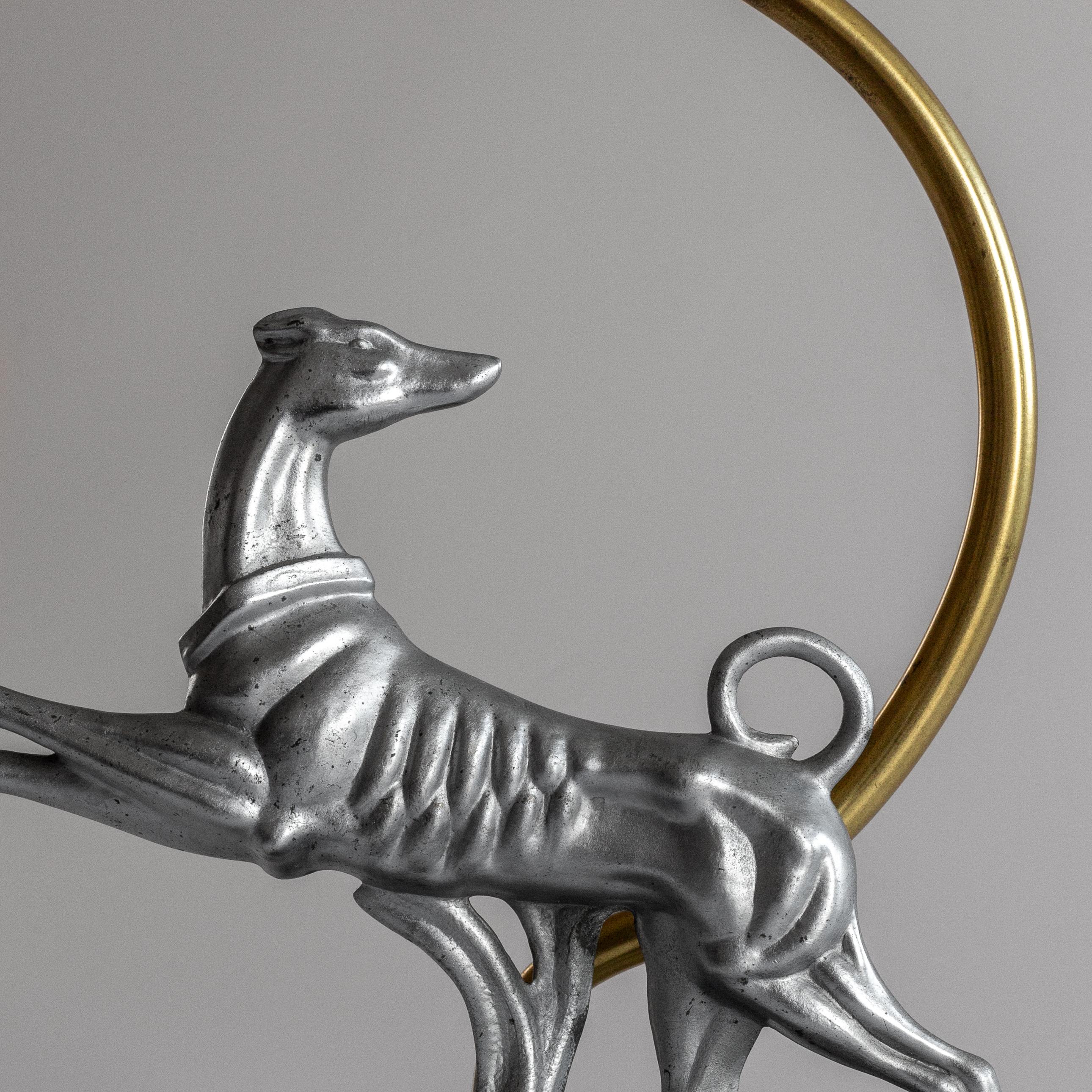 Svedese Lampada da tavolo Art Deco Greyhound di Stjärnmetall, metallo e ottone, Svezia, anni '30 in vendita