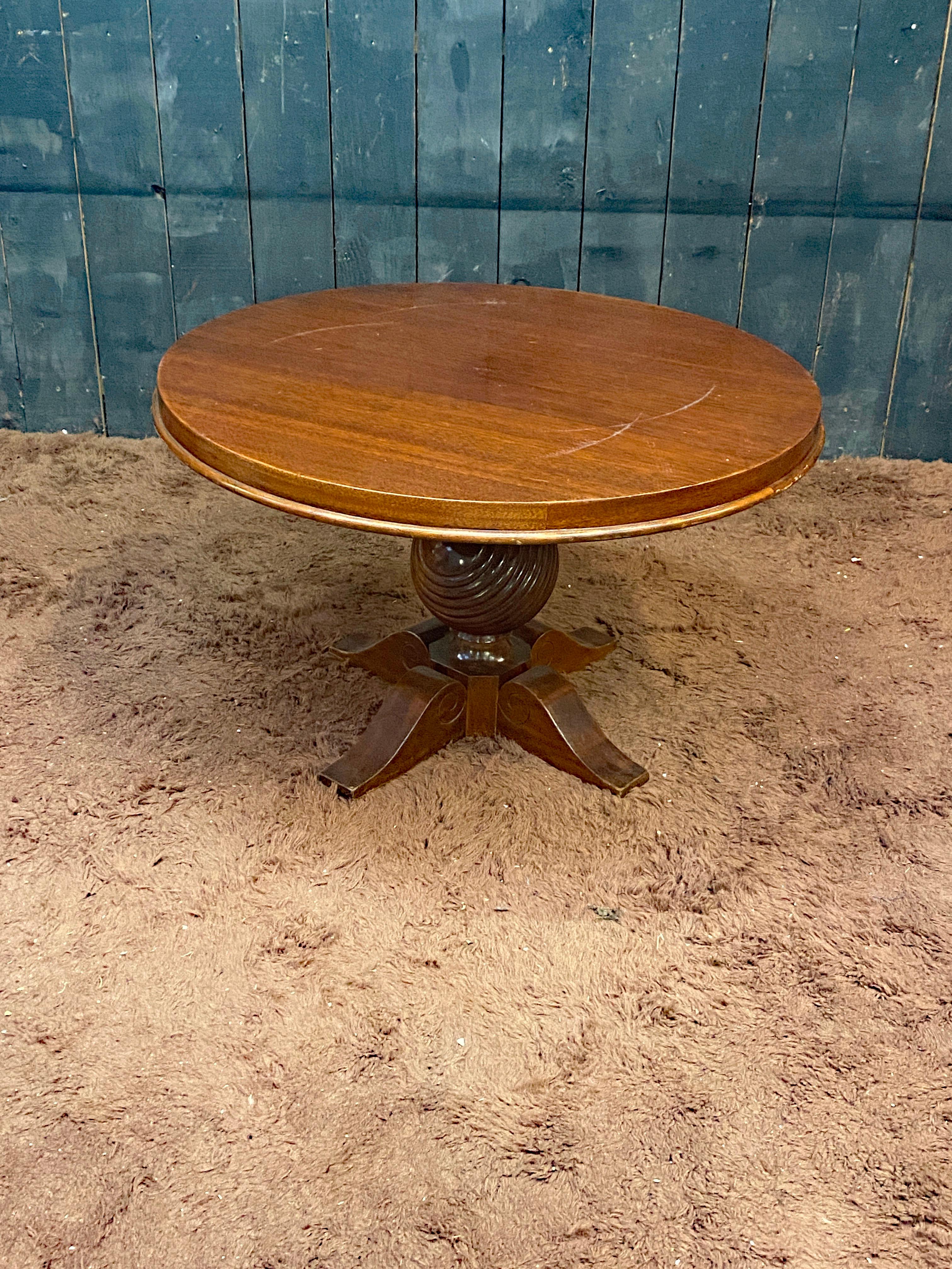 Art Deco gueridon circa 1940. varnish to be redone For Sale 1