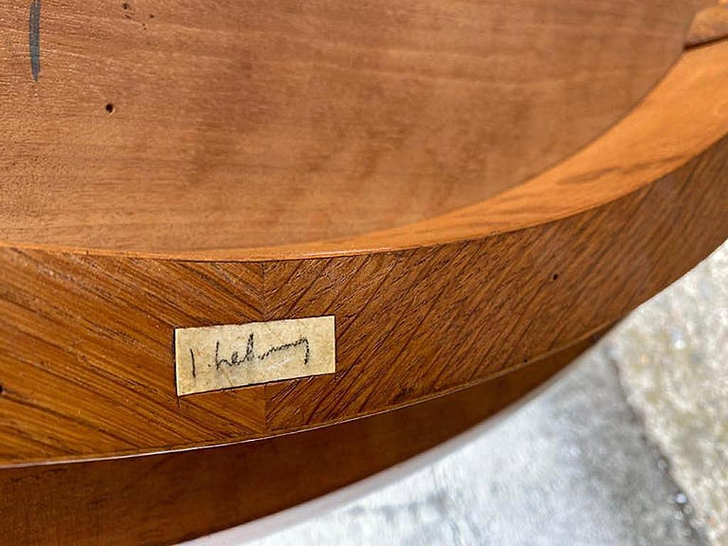  Art Deco Gueridon in Walnut Veneer by Jules Leleu, signed,  circa 1930  In Good Condition For Sale In Saint-Ouen, FR