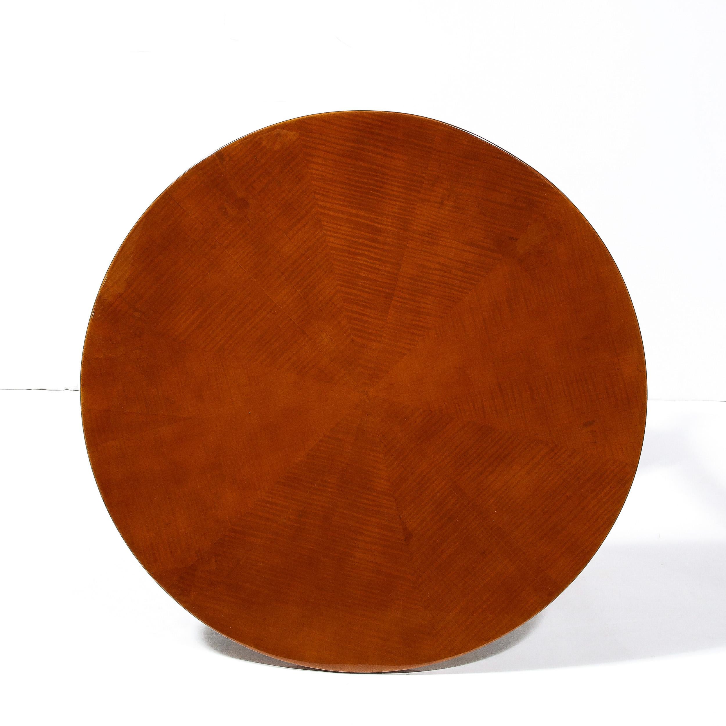 Art-Déco-Gueridon-Tisch aus Nussbaumholz mit ebonisierten Beinen und Messingbügeln im Angebot 4