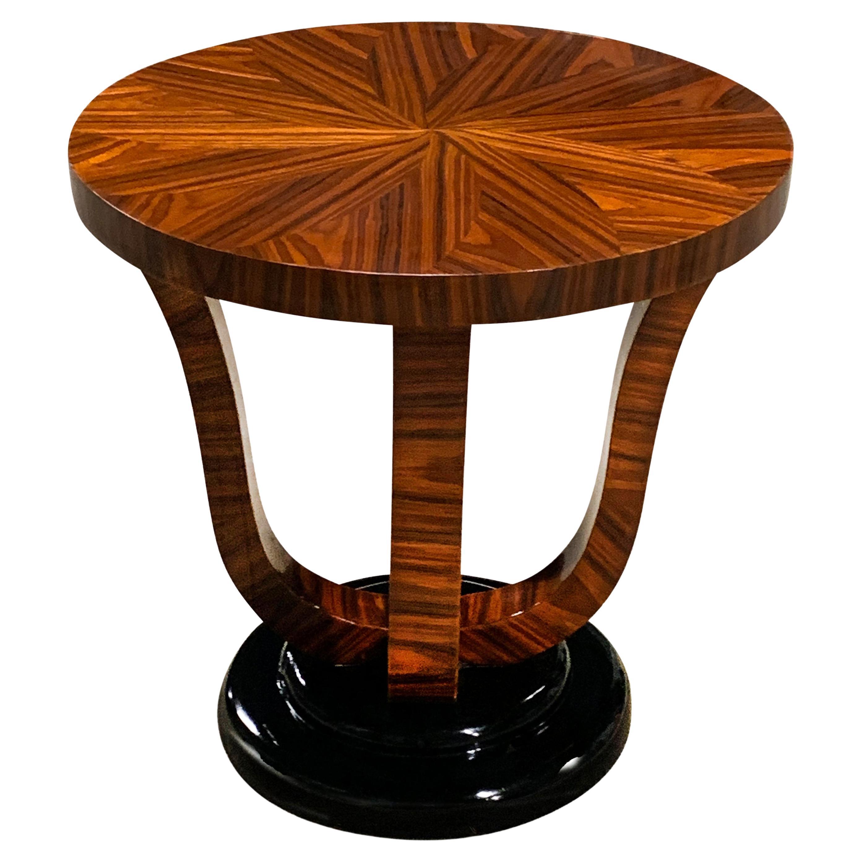 Table à piédestaux Art déco de style Jules Leleu avec un magnifique plateau en bois de rose Sunburst en vente