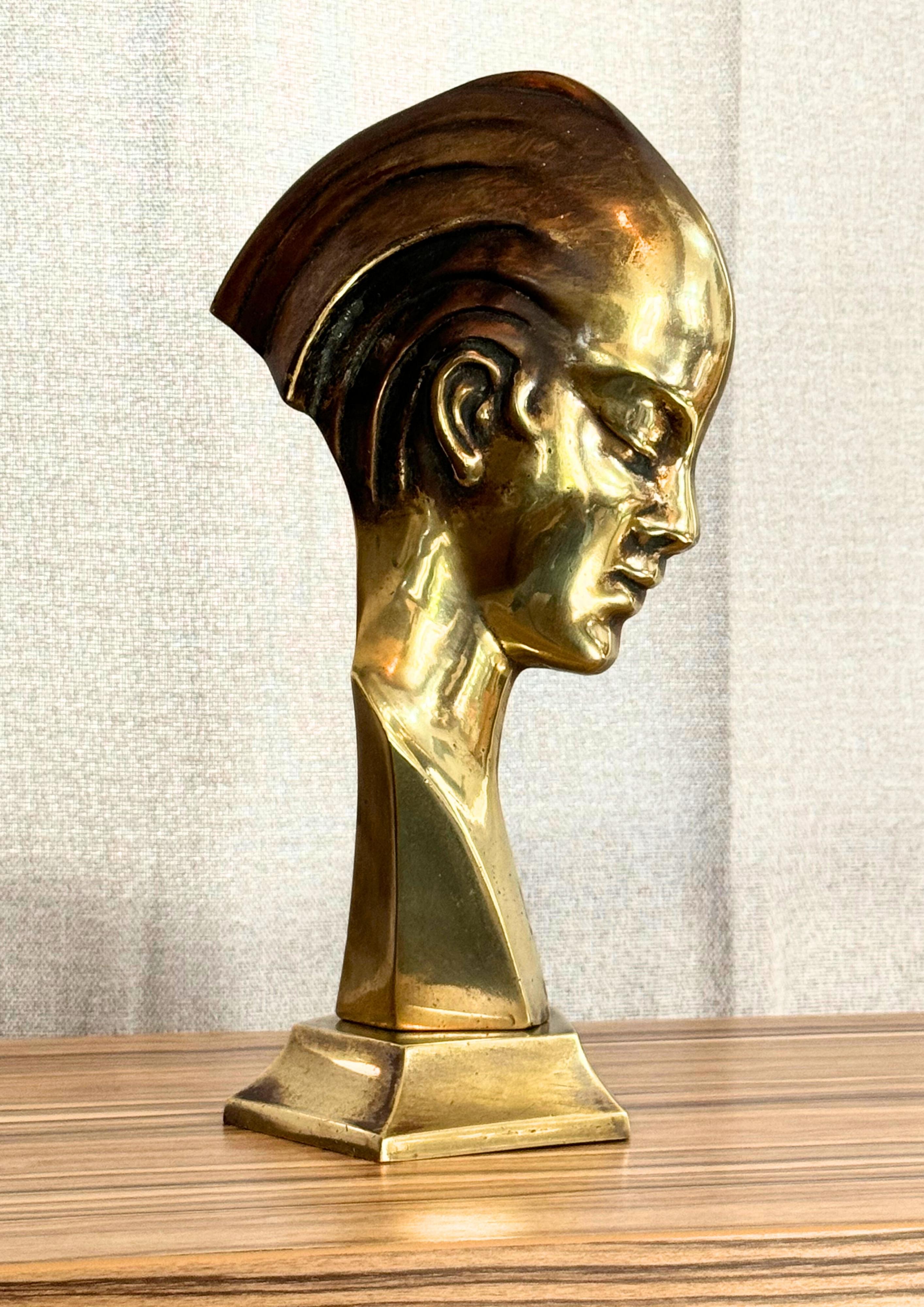 Calco Art Deco Guido Cacciapuoti Scultura di donna in bronzo fuso in vendita