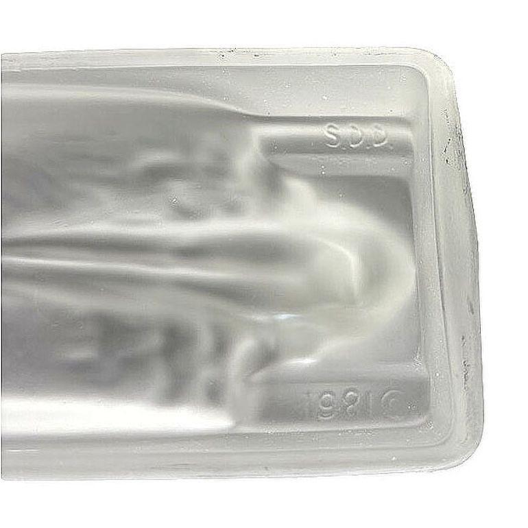 Art Deco H. Hoffman Seifenschale aus mattiertem, undurchsichtigem Glas von Sarsaparilla NYC im Angebot 3