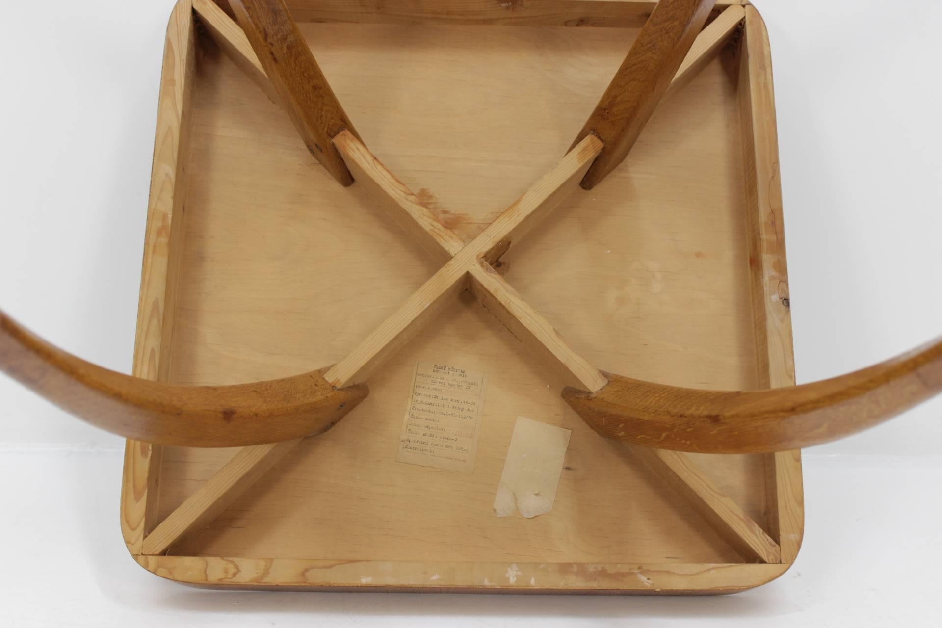 Milieu du XXe siècle Table basse araignée Art Déco H259 de Jindrich Halabala pour Český Nábytek, 1956 en vente