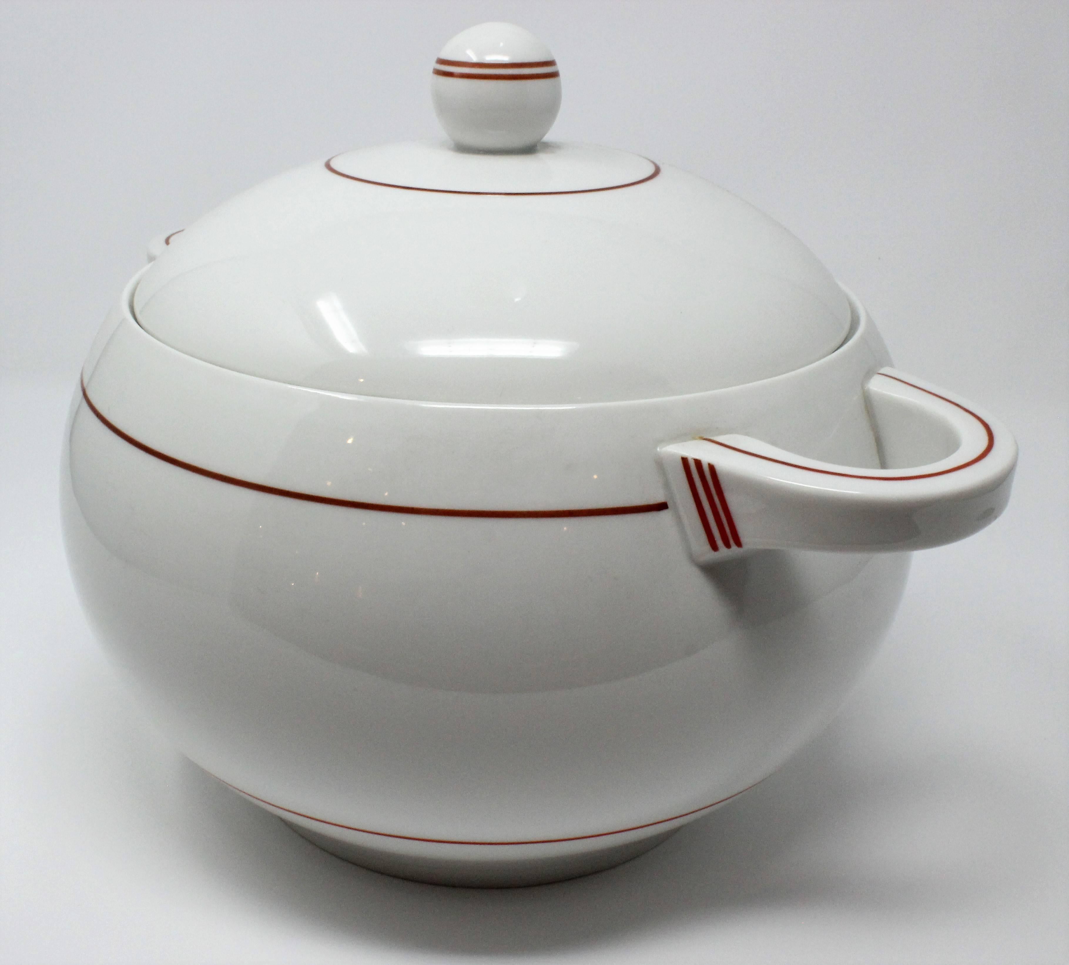 1930s Czechoslovakian Art Deco covered soup tureen by Haas & Czjzek. The tureen features a red stripe detail and is in near-perfect condition.