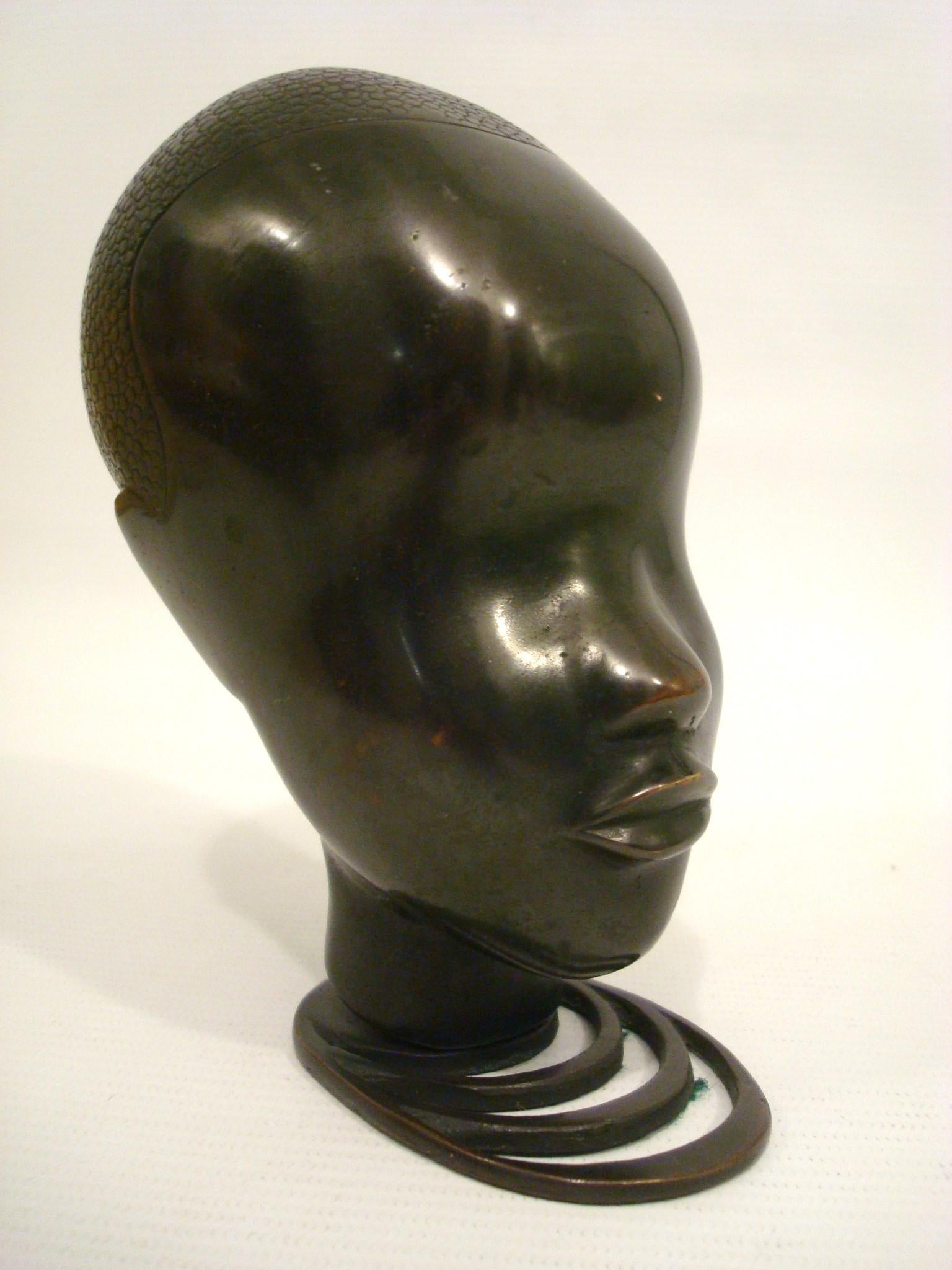 Art Deco Hagenauer Bronze Head of an African Woman, 1930´s. For Sale 1