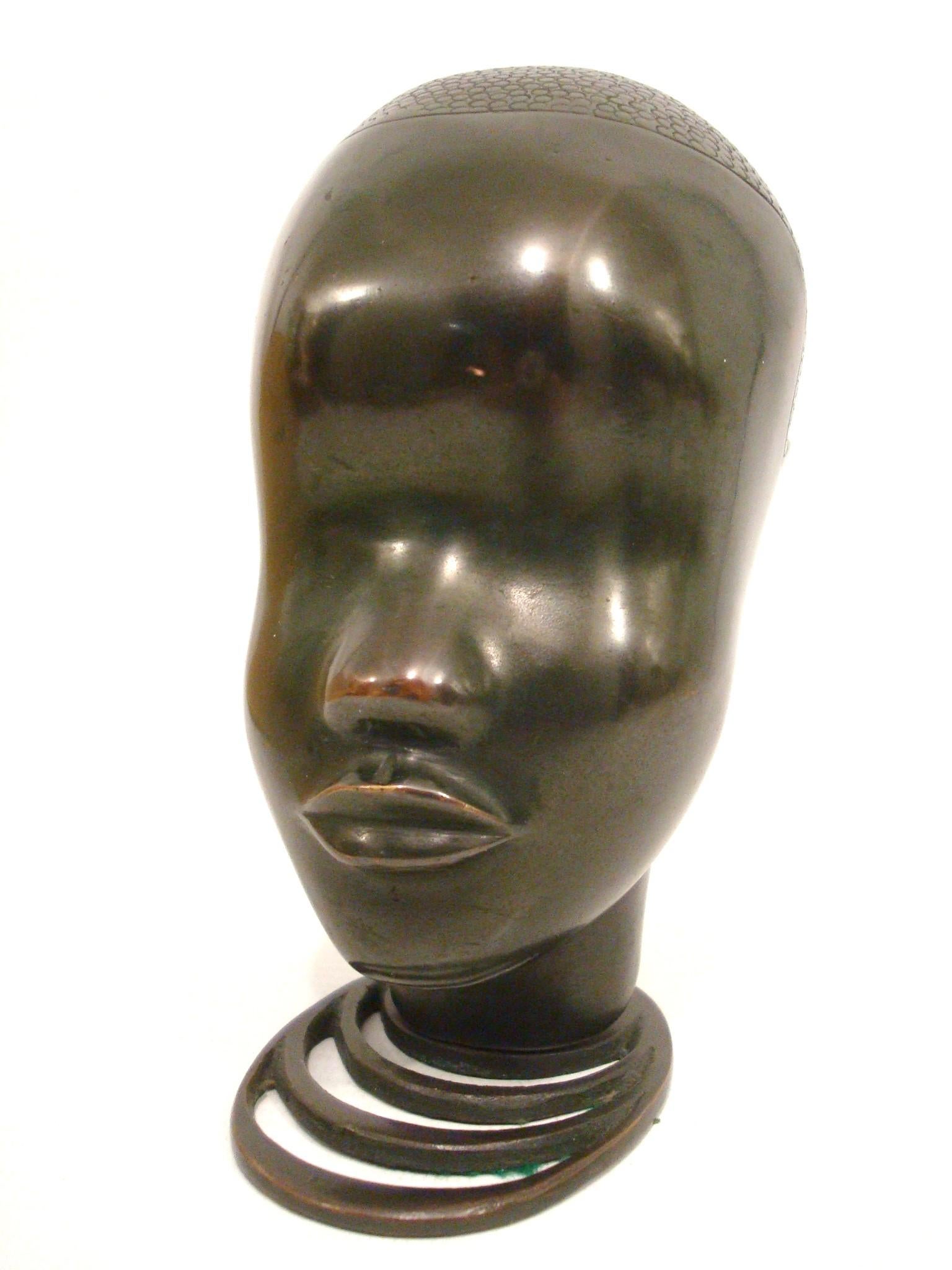Art Deco Hagenauer Bronze Head of an African Woman, 1930´s. For Sale 2