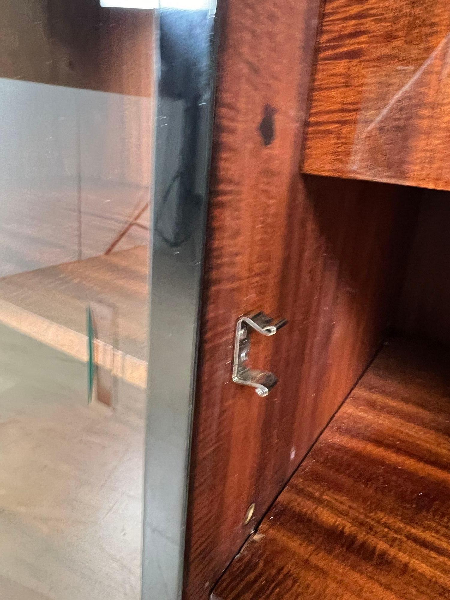 Demi-armoire Art Déco, laque noire, acajou, France circa 1930 en vente 7