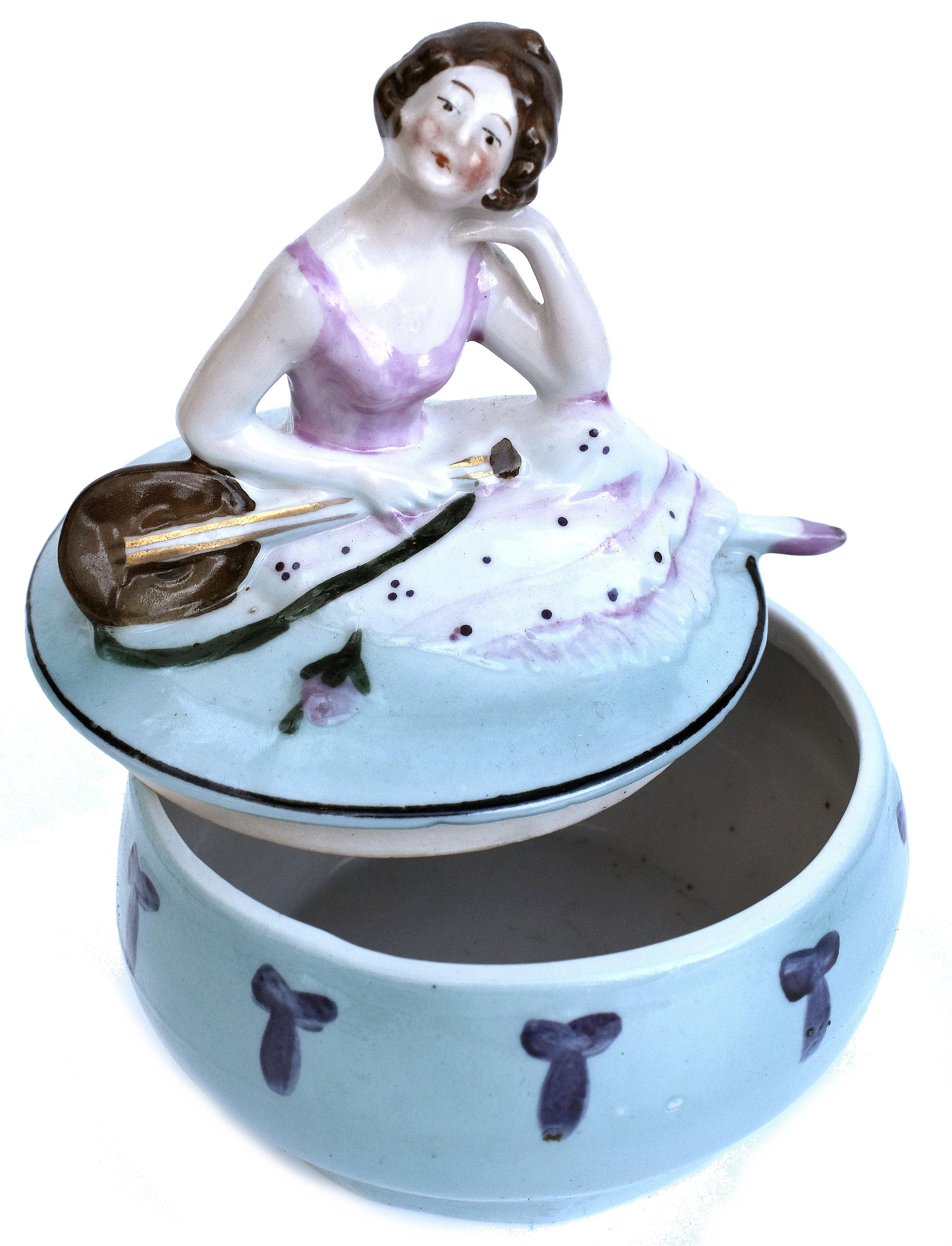 Art Deco Half Doll Flapper Girl Powder Jar, German, c1930 In Good Condition For Sale In Devon, England