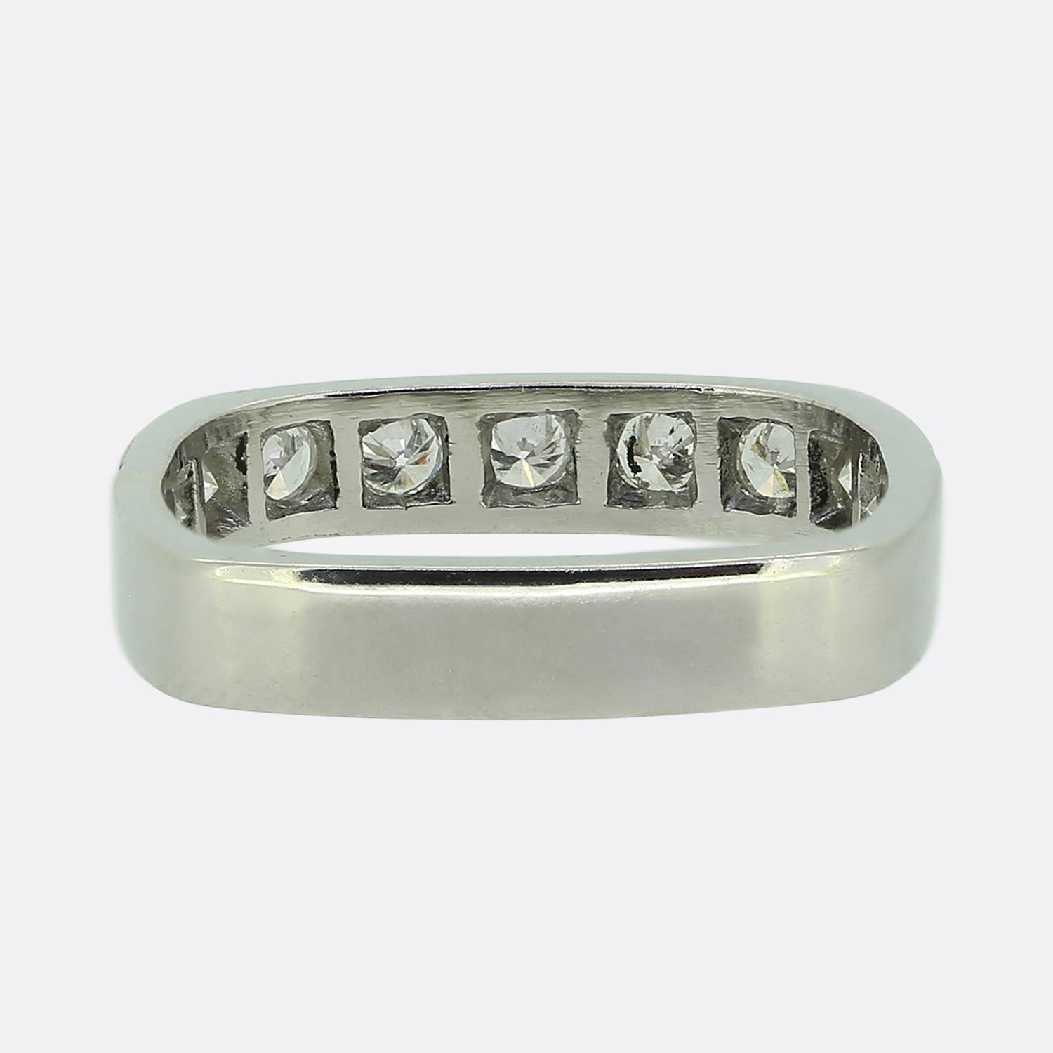 Art Deco Half-Eternity Diamond Ring In Good Condition For Sale In London, GB