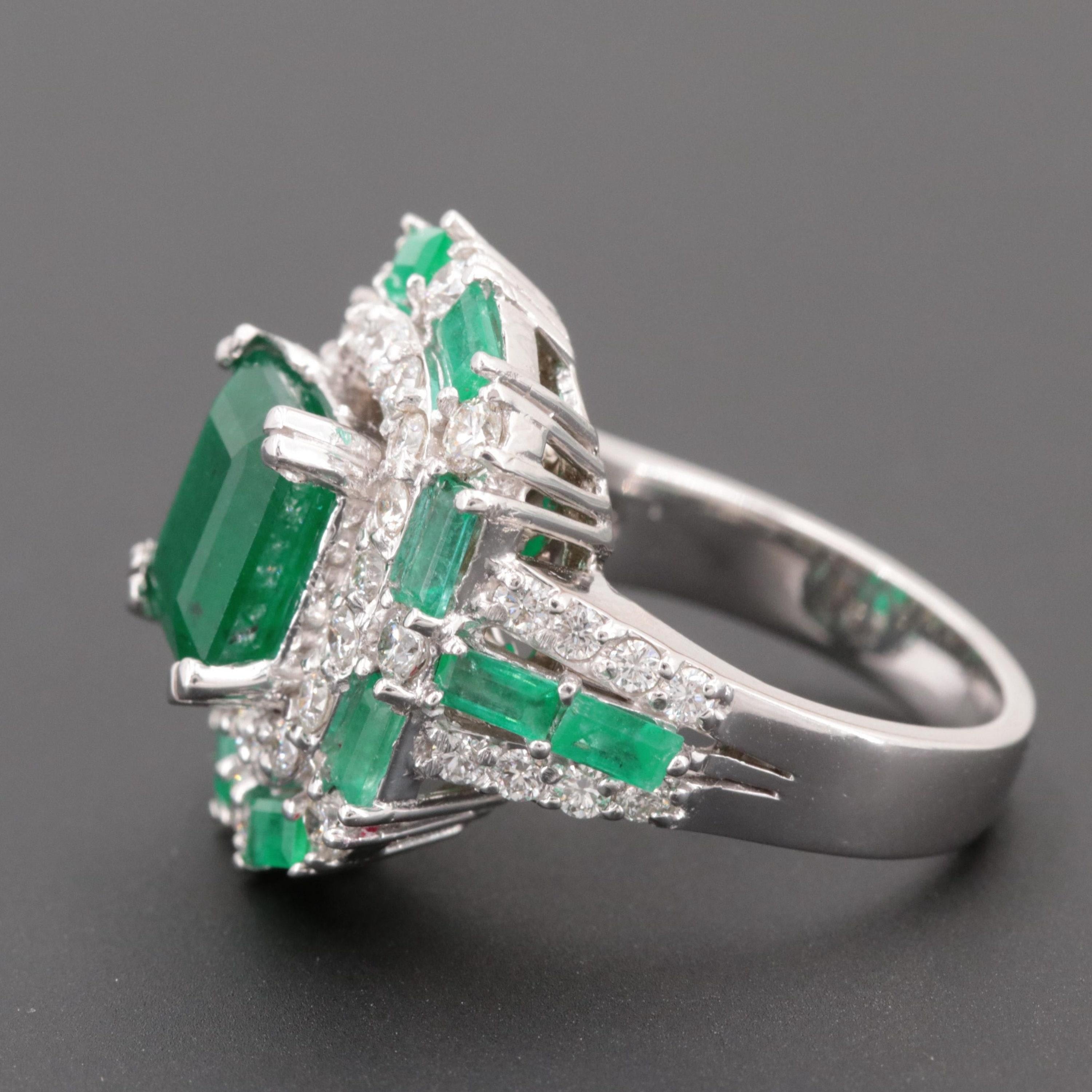 For Sale:  18K Gold 3 CT Natural Emerald and Diamond Antique Art Deco Style Engagement Ring 5