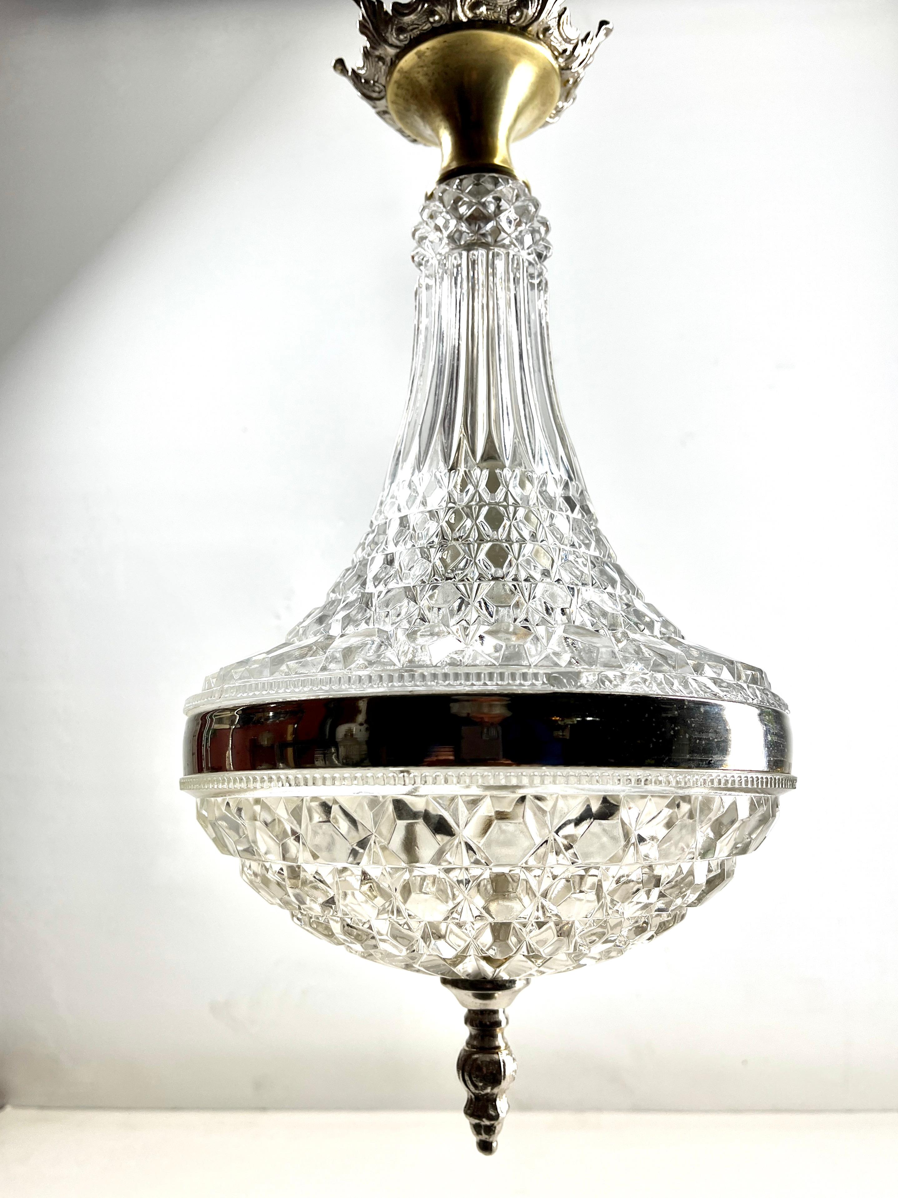 Art Deco Halophane Ceiling Lamp, Scailmont Belgium Glass Shade, 1930s

Photography fails to capture the simple elegant illumination provided by this lamp.

As service: We can adjust the lamp height for you in advance if needed. 

Fitting