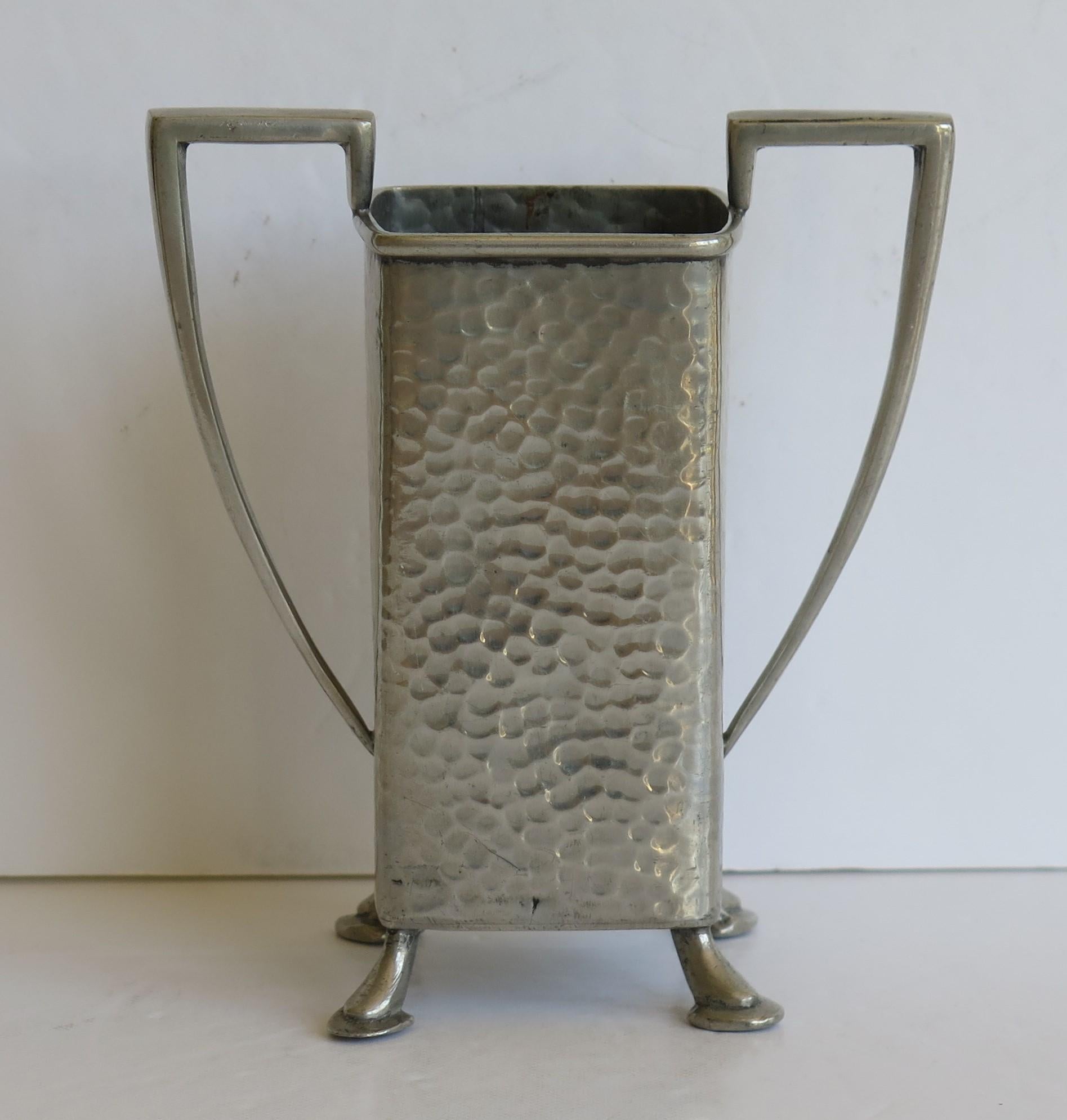 Art Deco Hammered Pewter Vase by Civic Pewter Sheffield England, circa 1925 For Sale 1