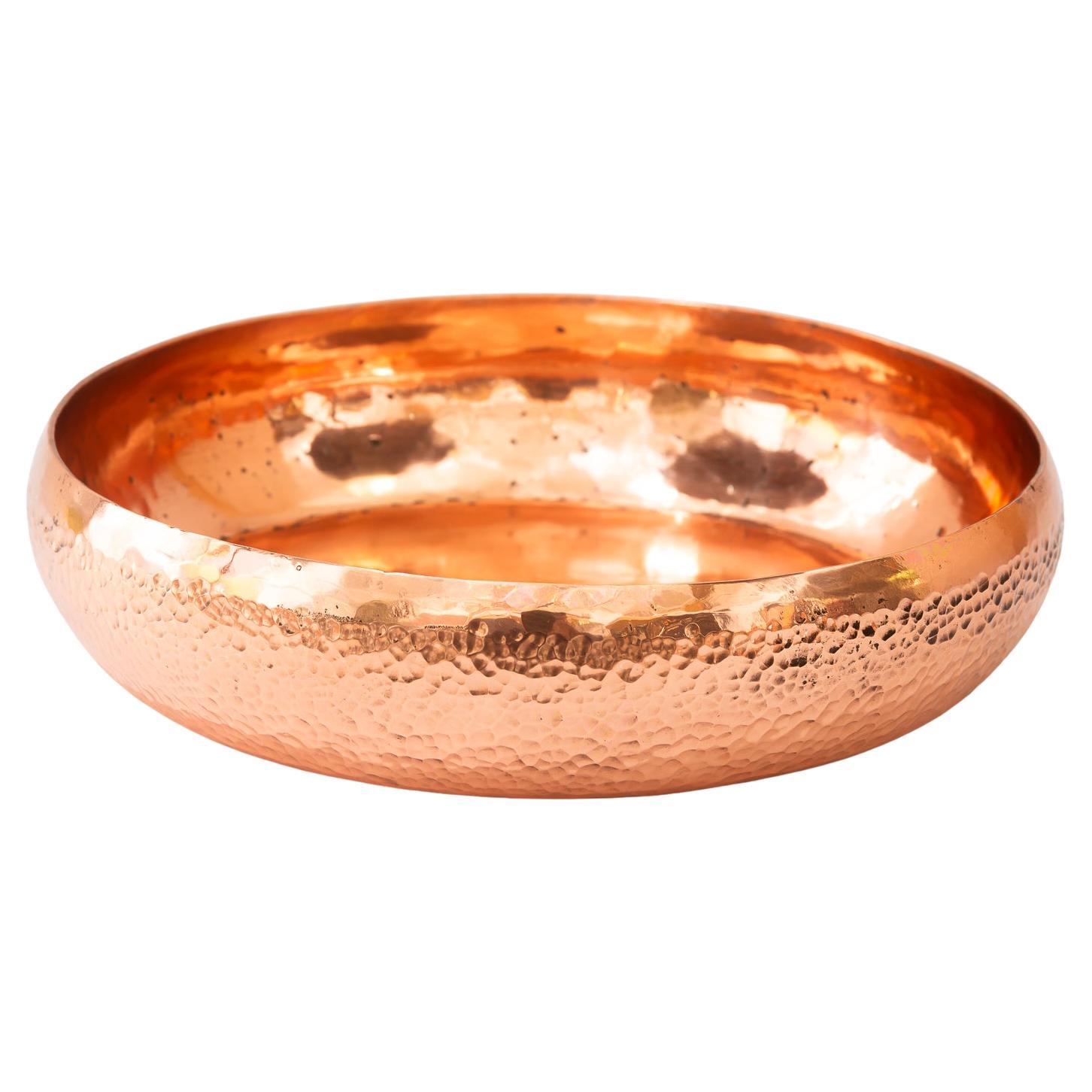 Bol viennois Art déco en cuivre massif martelé datant des années 1920