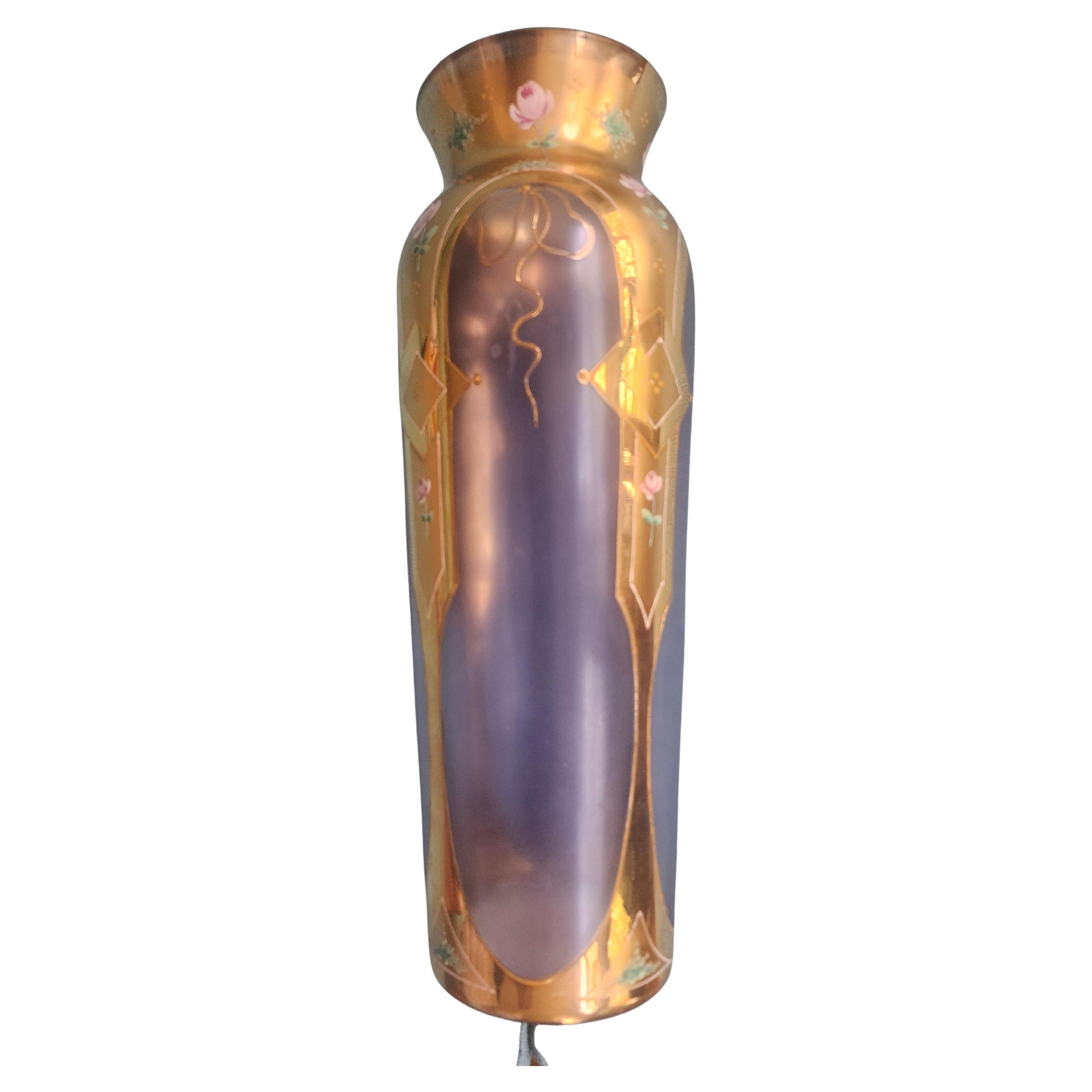 Milieu du XXe siècle Vase Art Déco en verre soufflé tchèque Bohème en vente
