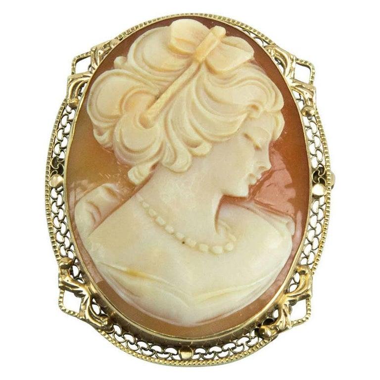 Art Deco Hand Carved Portrait Shell Cameo Gold Pin Pendant Estate Fine Jewelry In Excellent Condition For Sale In Montreal, QC