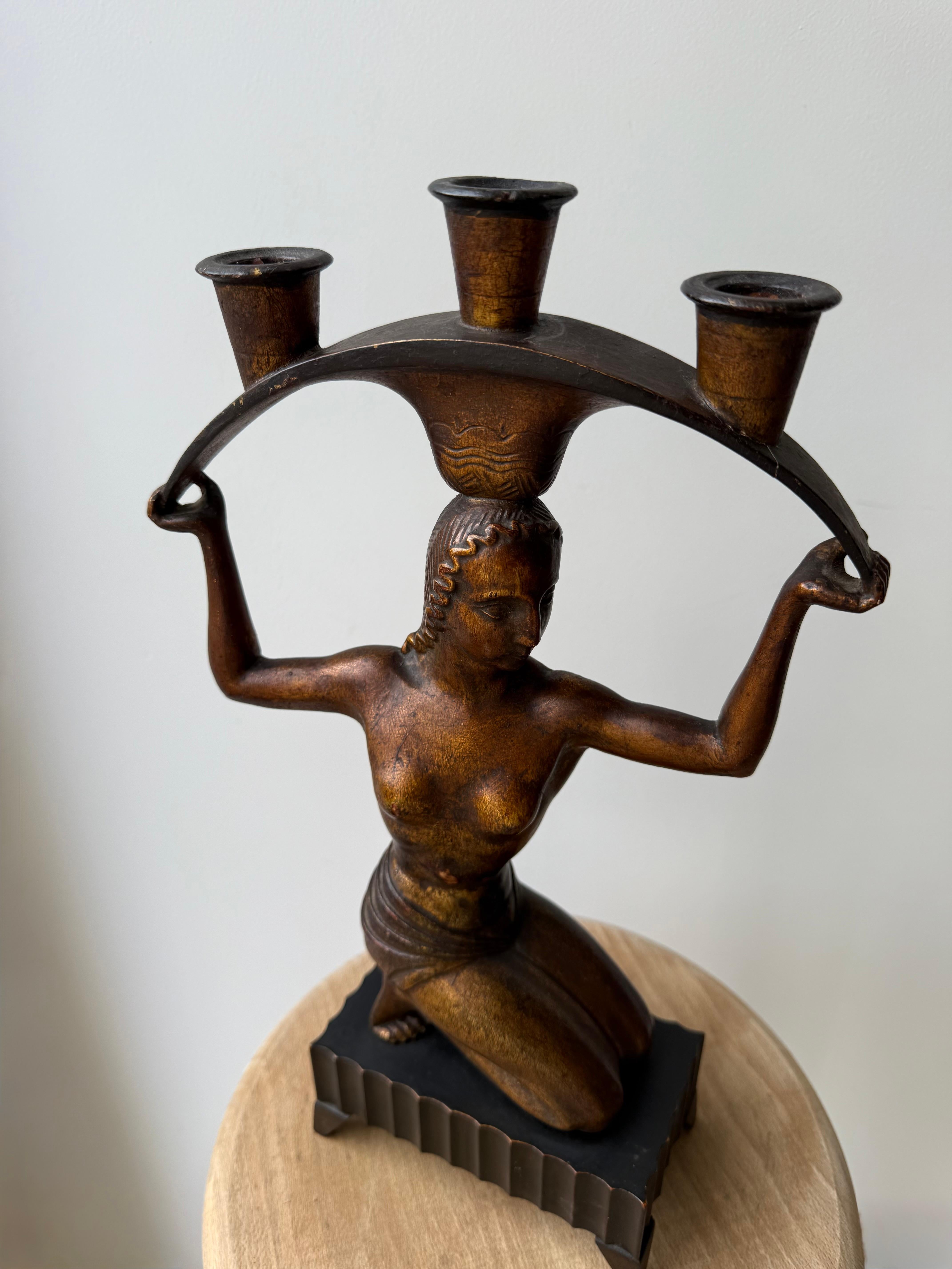 Chandelier Art Deco en bois sculpté à la main dans le style de Dagobert Peche en vente 2