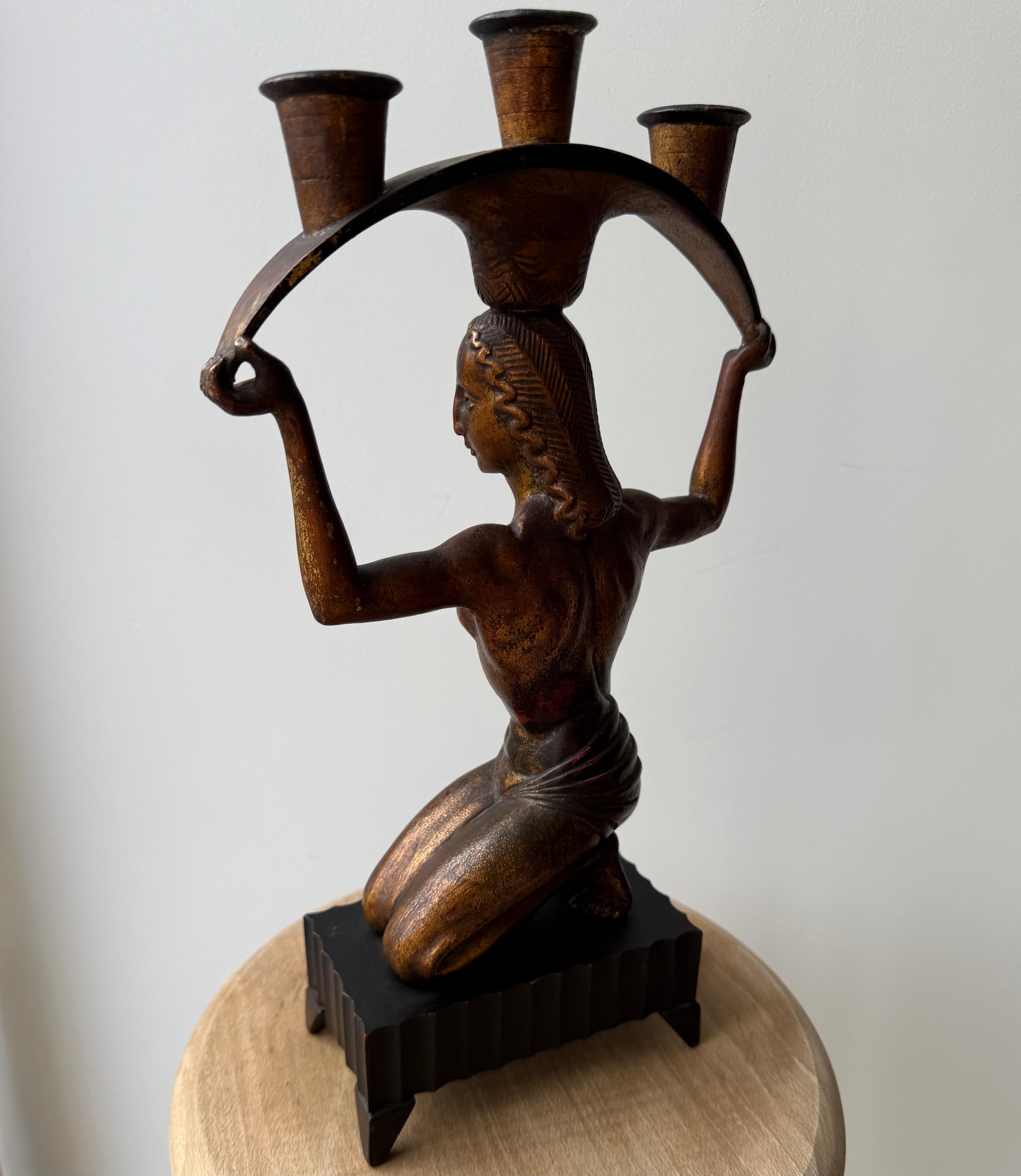 Chandelier Art Deco en bois sculpté à la main dans le style de Dagobert Peche en vente 4