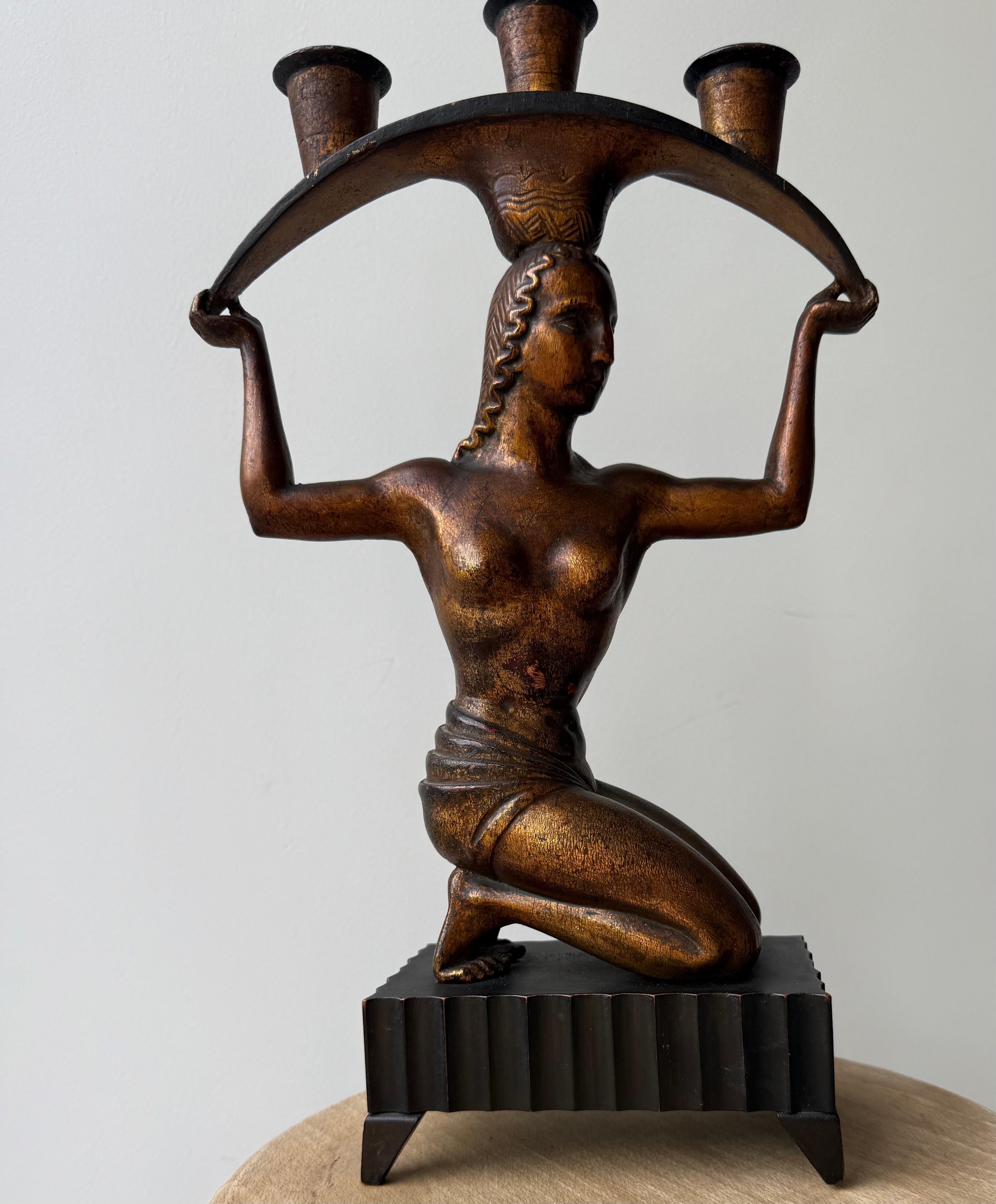 Chandelier Art Deco en bois sculpté à la main dans le style de Dagobert Peche en vente 10