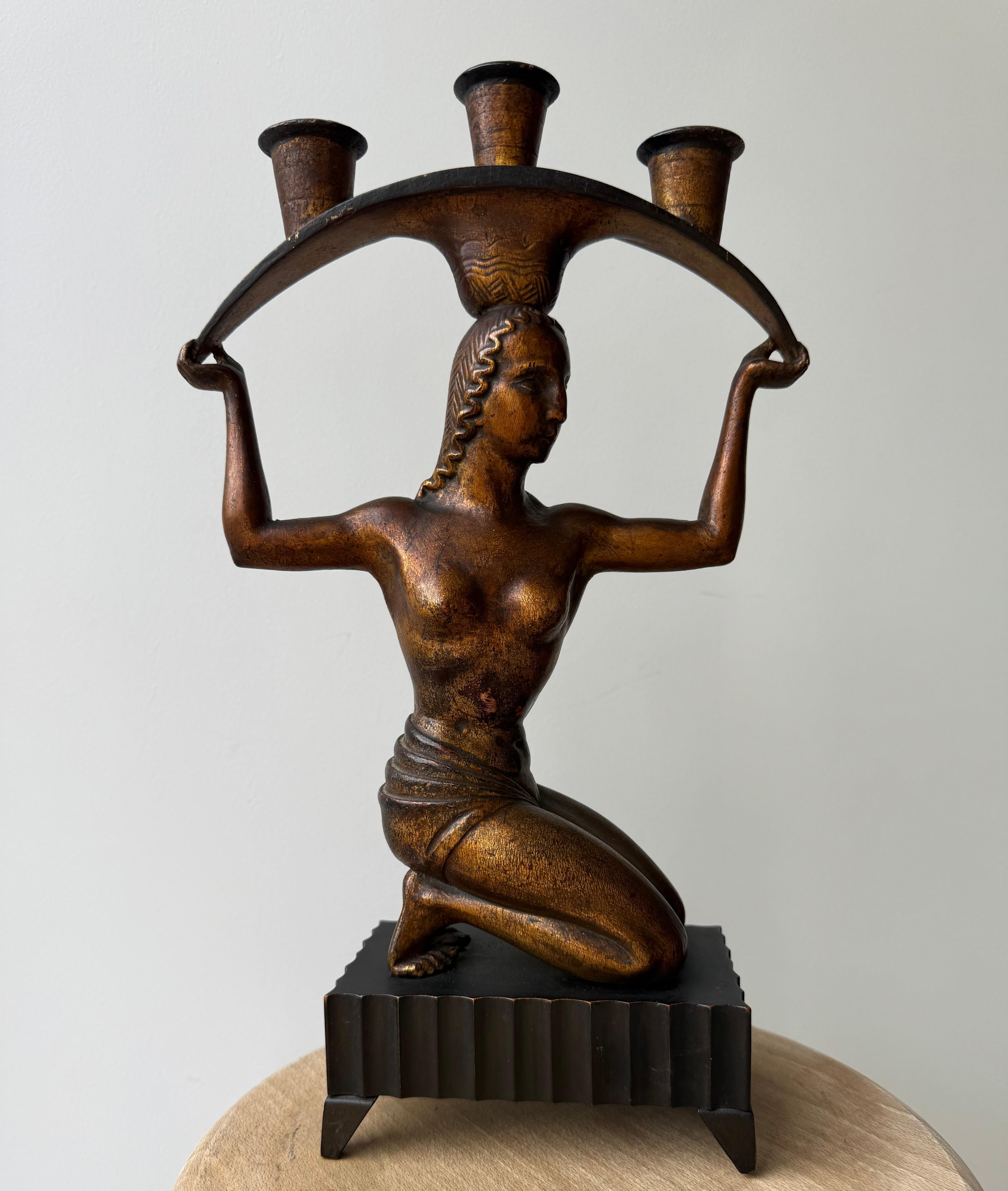 Chandelier Art Deco en bois sculpté à la main dans le style de Dagobert Peche en vente 12