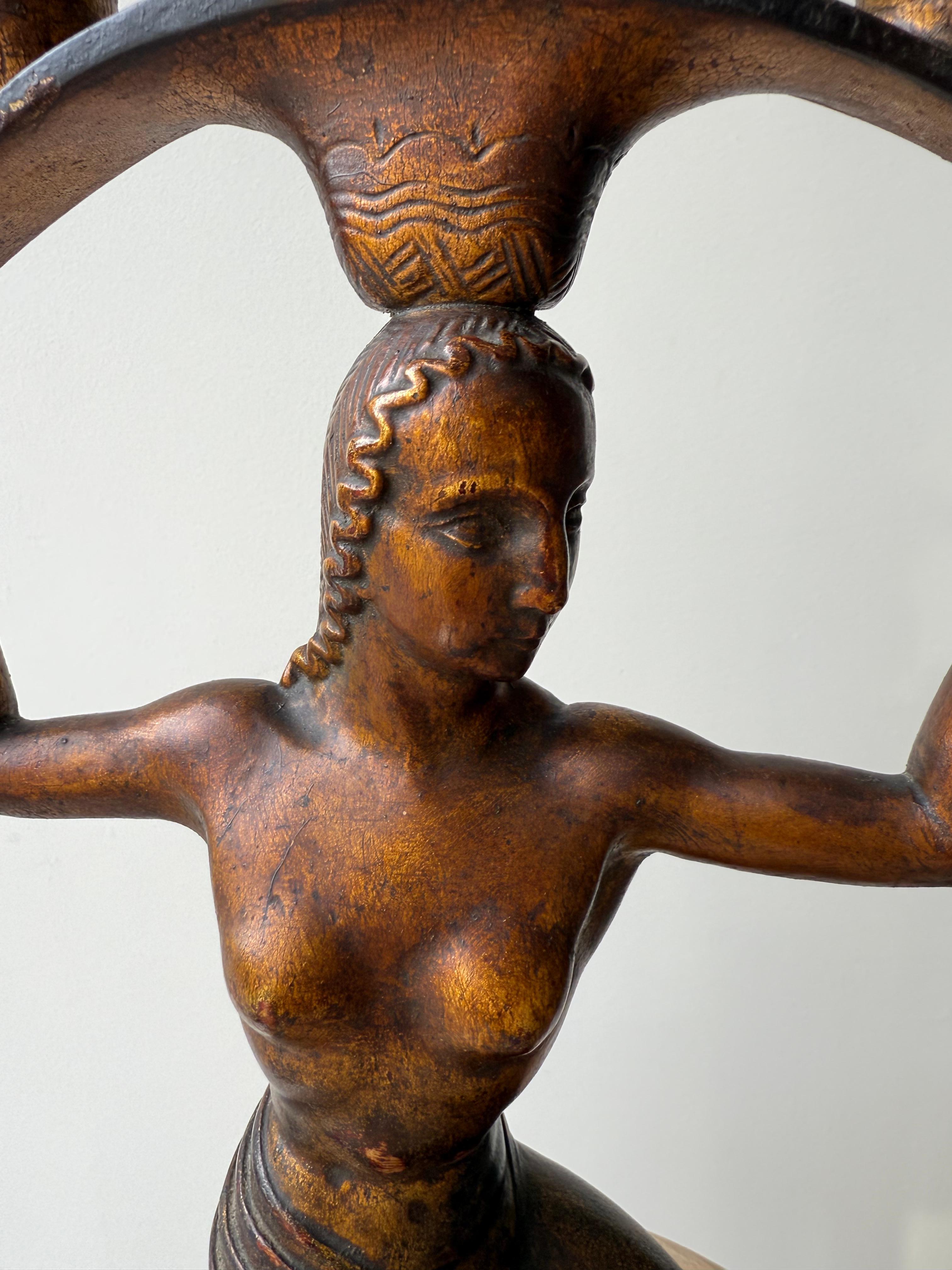 Autrichien Chandelier Art Deco en bois sculpté à la main dans le style de Dagobert Peche en vente