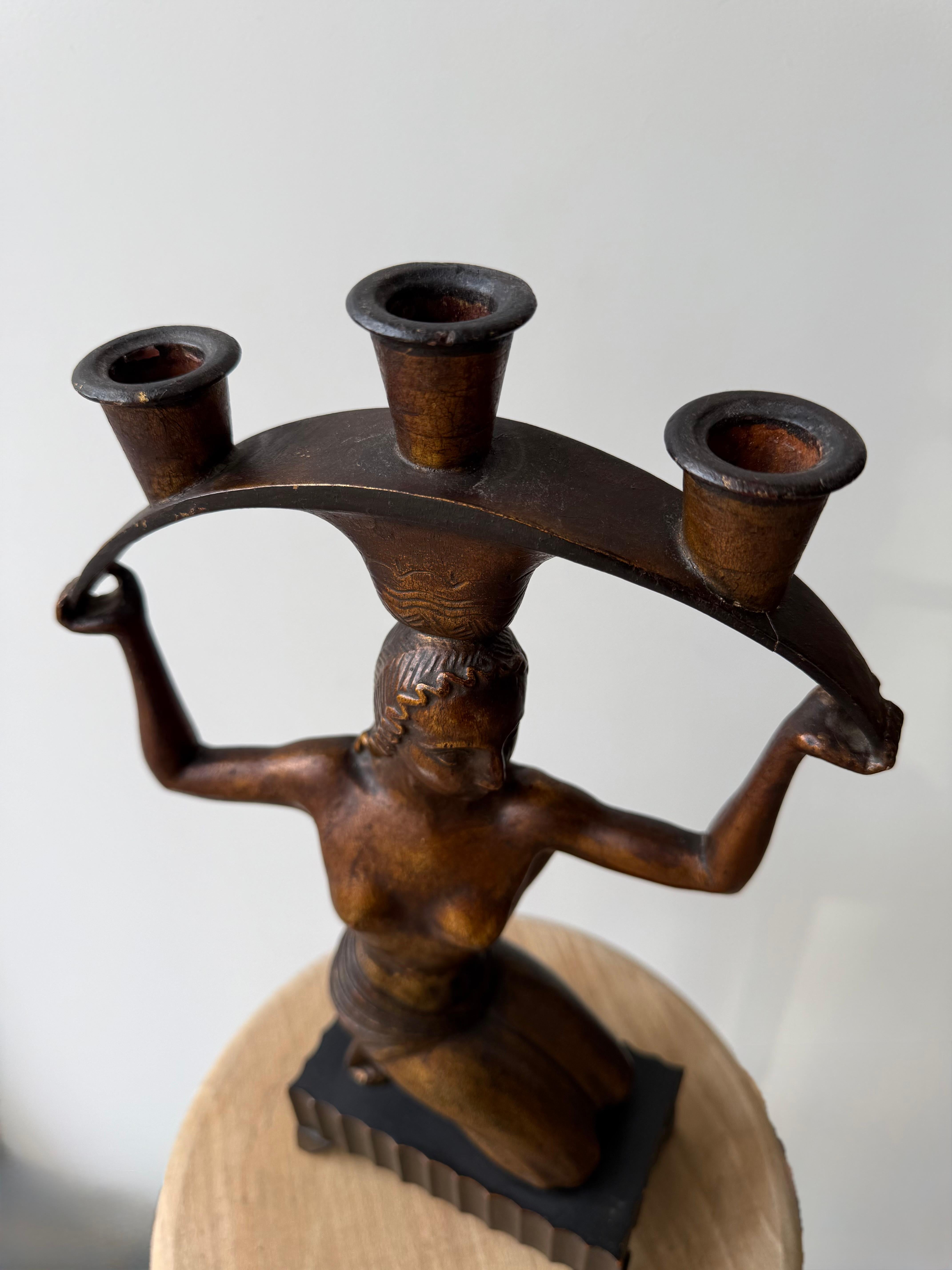20ième siècle Chandelier Art Deco en bois sculpté à la main dans le style de Dagobert Peche en vente