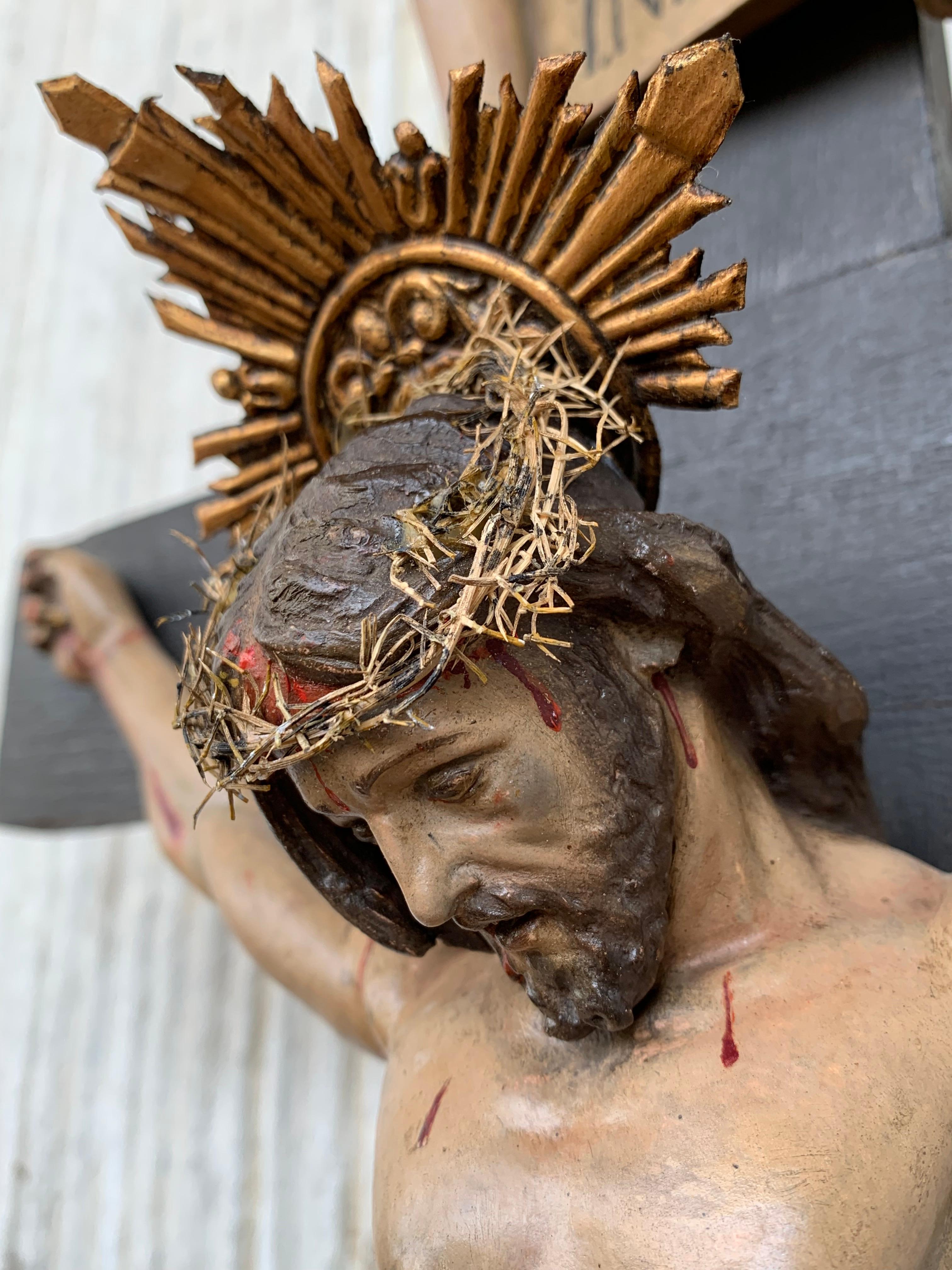Handgeschnitztes Holzkruzifix der Art Dec mit atemberaubender Bronze Corpus of Christ im Angebot 5
