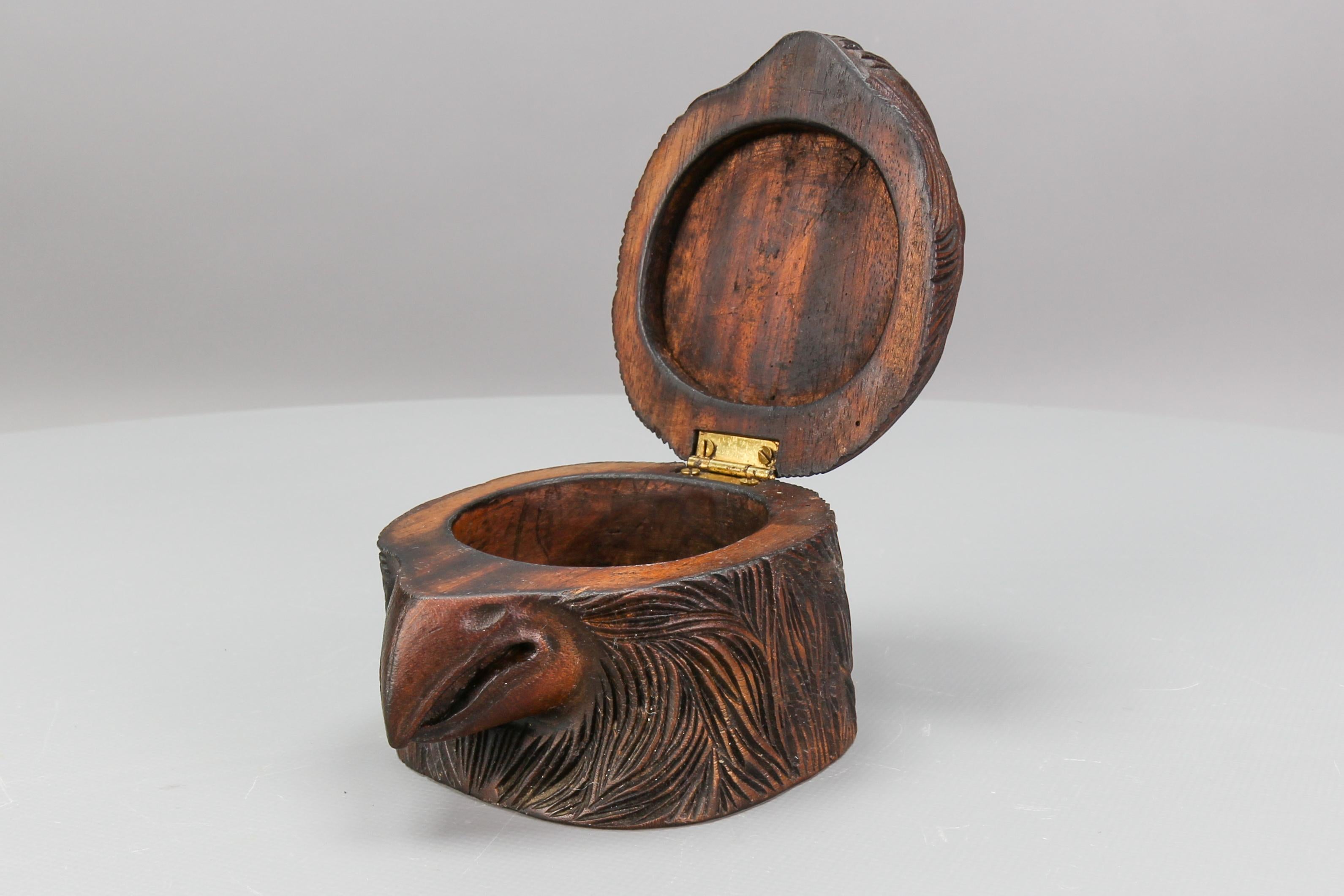 Art Deco Hand Carved Wooden Figural Humidor Bird Head, ca. 1930s For Sale 6