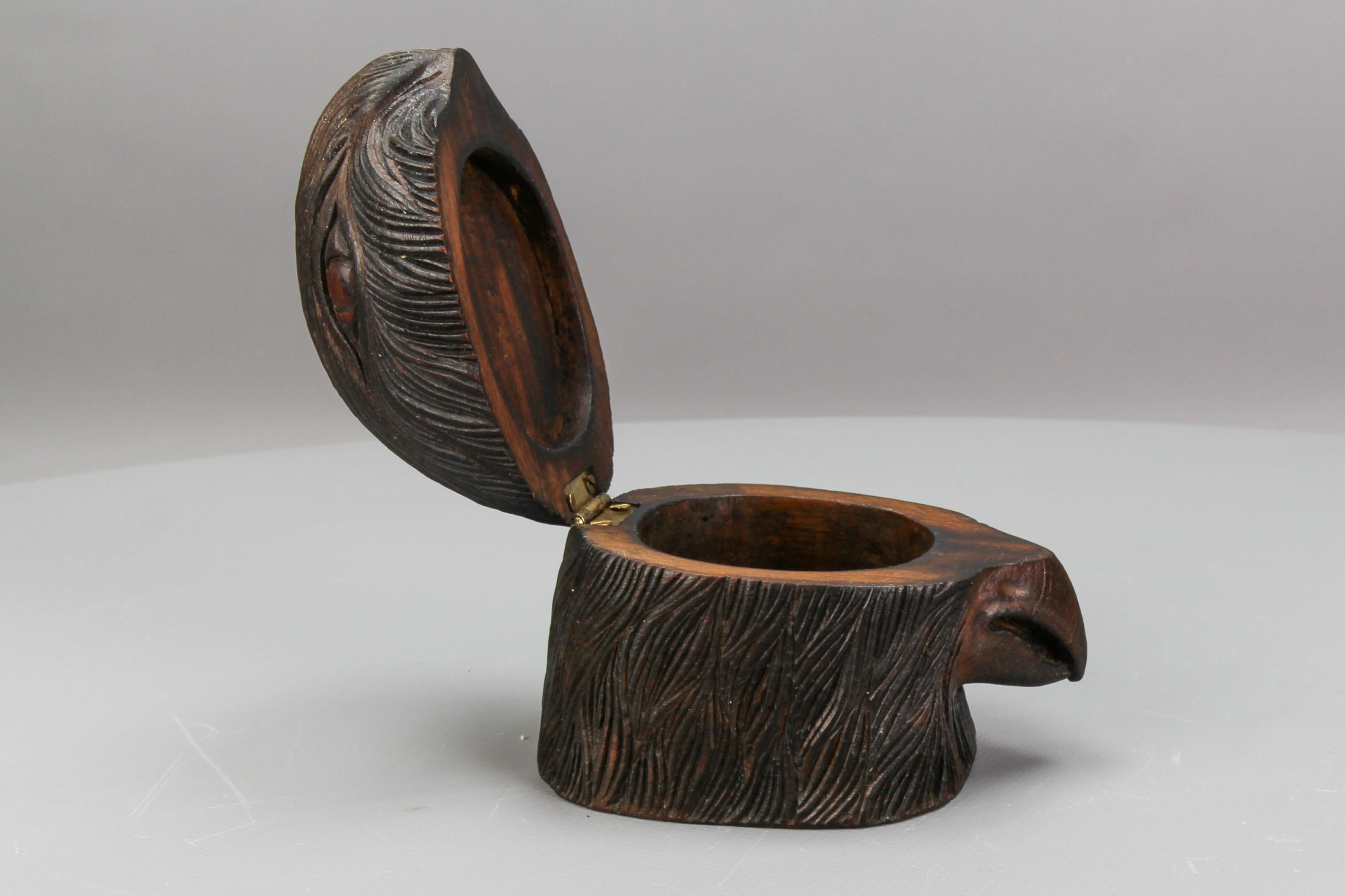Art Deco Hand Carved Wooden Figural Humidor Bird Head, ca. 1930s For Sale 9