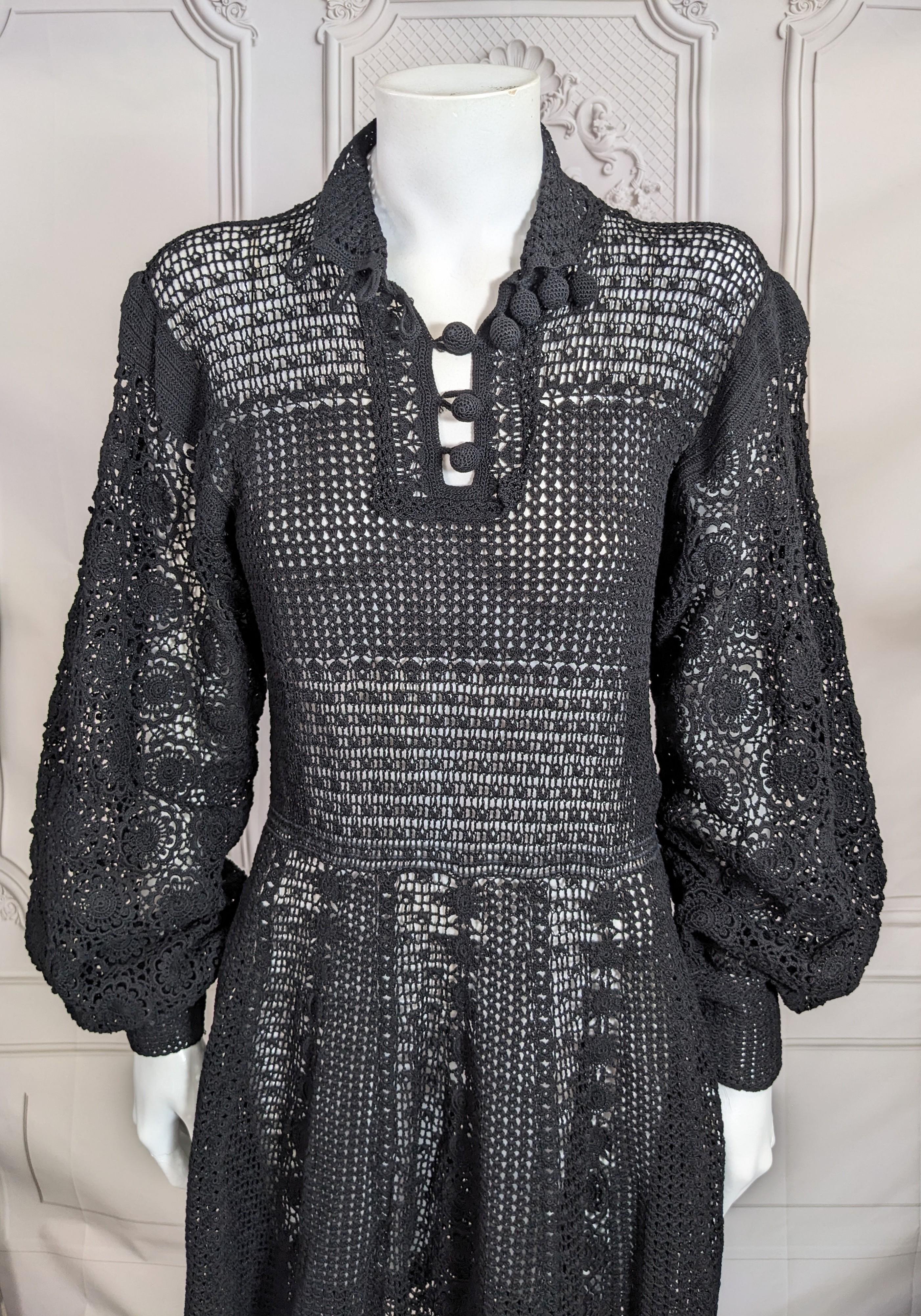 Robe en crochet Art déco Bon état - En vente à New York, NY