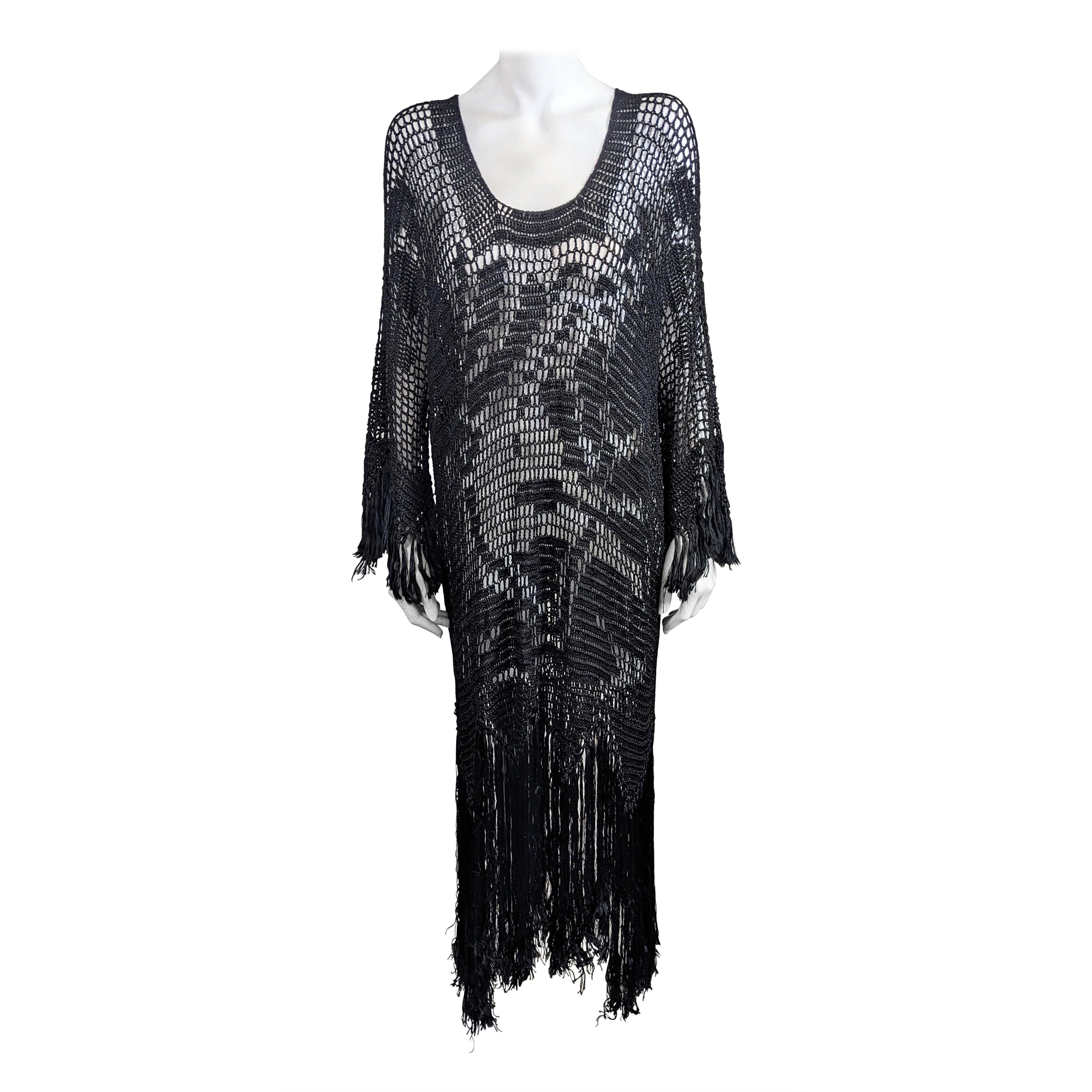 Handgehäkeltes Art déco-Kleid mit Fransen