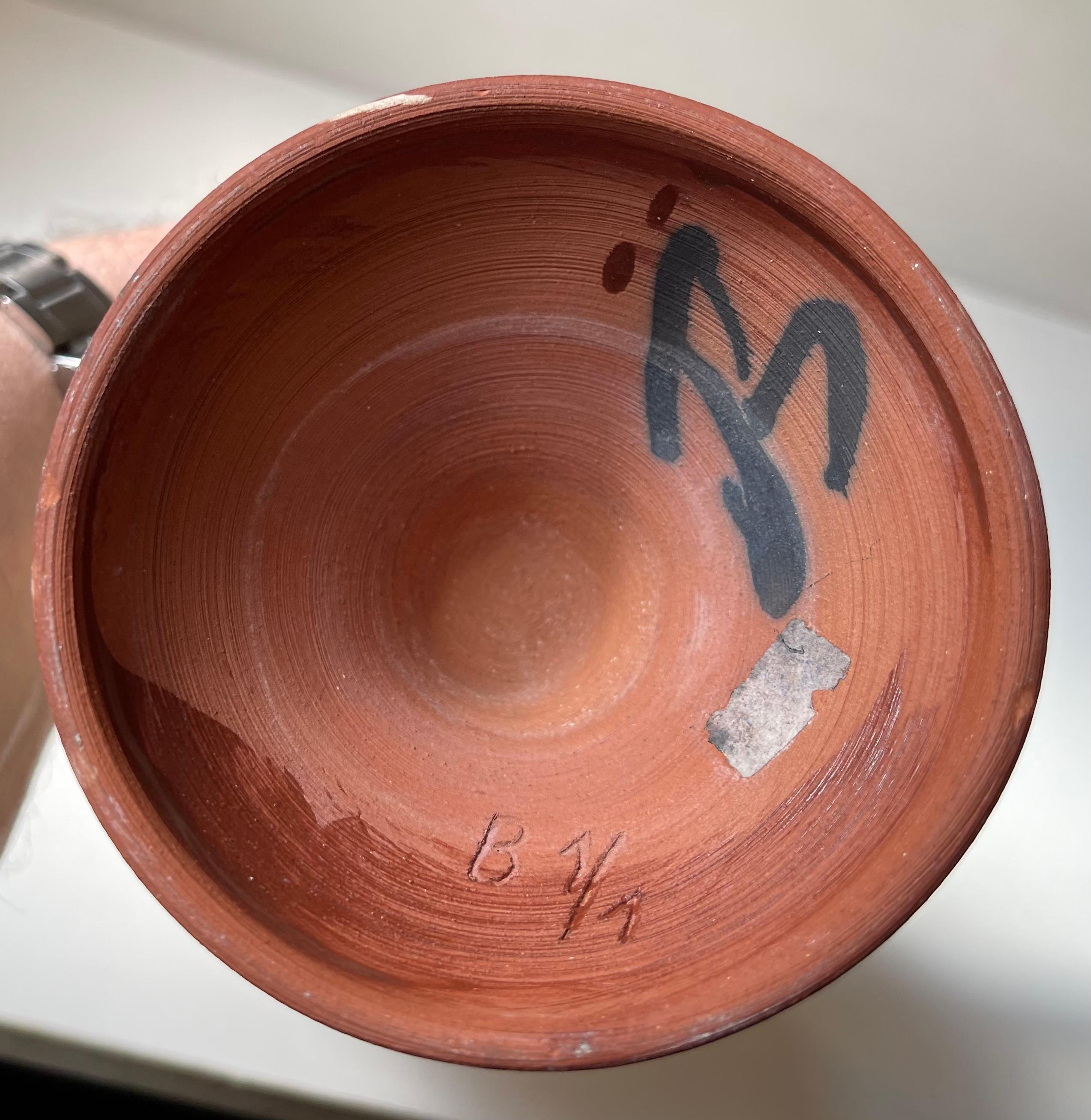 Vaso o fioriera in terracotta smaltata a mano Art Déco, firmato In condizioni buone in vendita a Esbjerg, DK