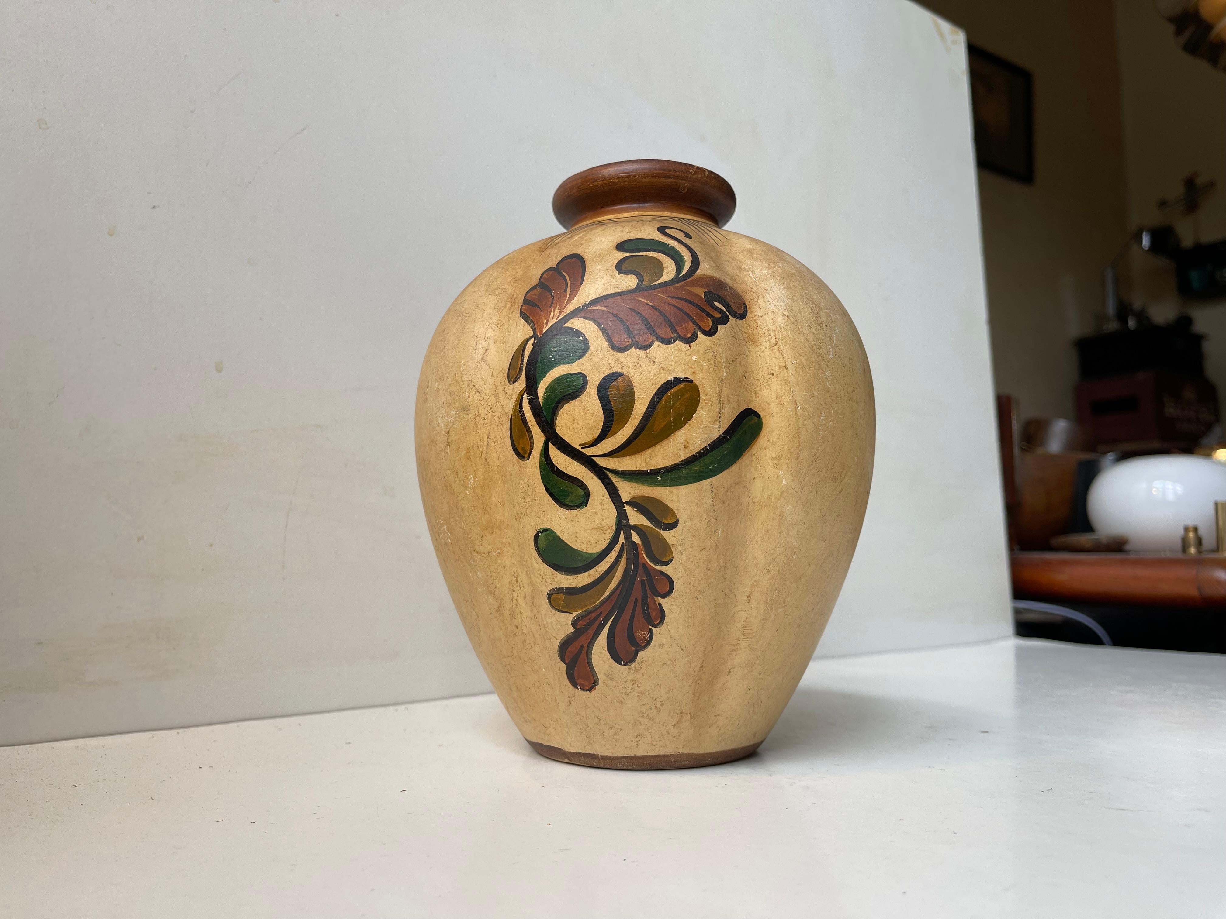 Dipinto a mano Vaso a zucca in terracotta dipinto a mano Art Déco di Knabstrup Denmark in vendita