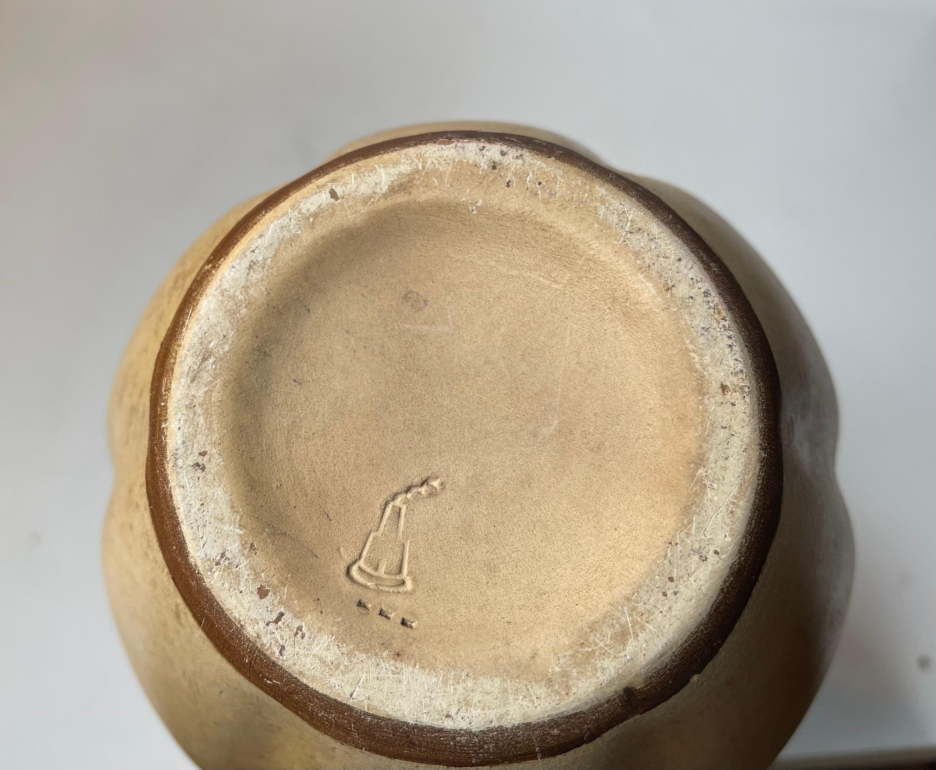 Vaso a zucca in terracotta dipinto a mano Art Déco di Knabstrup Denmark in vendita 2