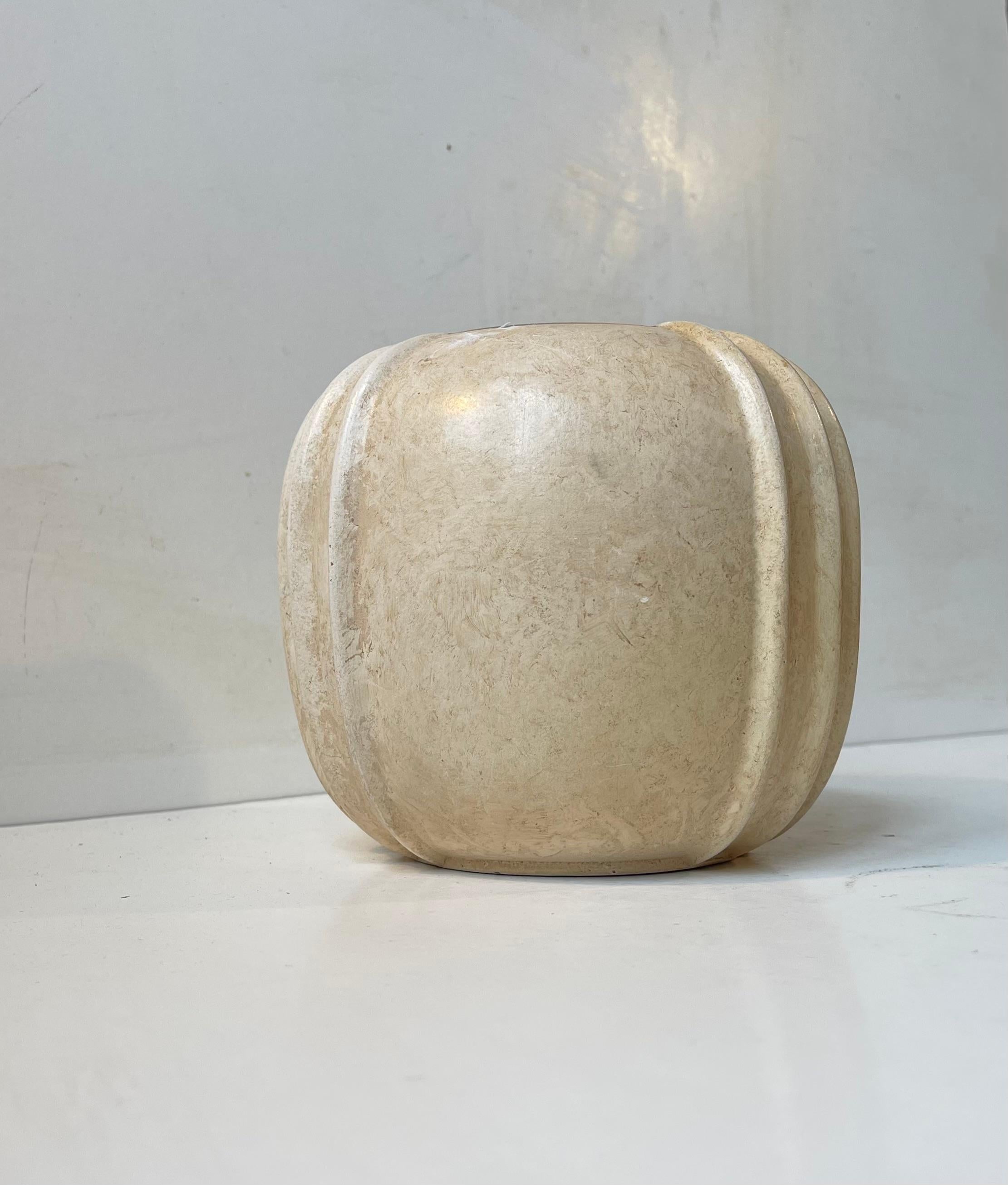 Vaso in terracotta Knabstrup dipinto a mano in stile Art Déco con fiori, anni '30 In condizioni buone in vendita a Esbjerg, DK