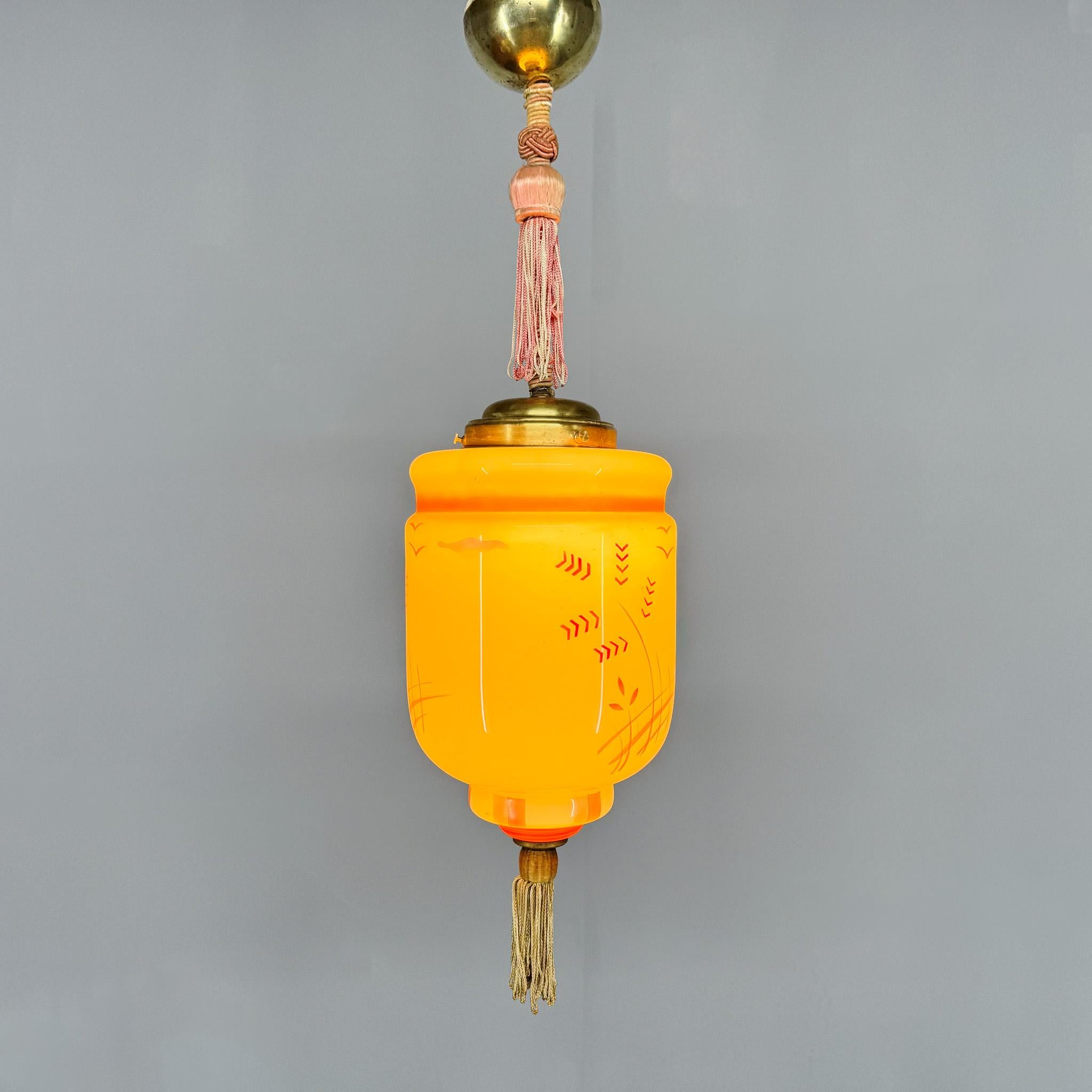 Preciosa lámpara colgante art decó de hierba, borla atada a mano y pantalla de cristal pintada a mano. Bombilla 1 x E26 (E27).
